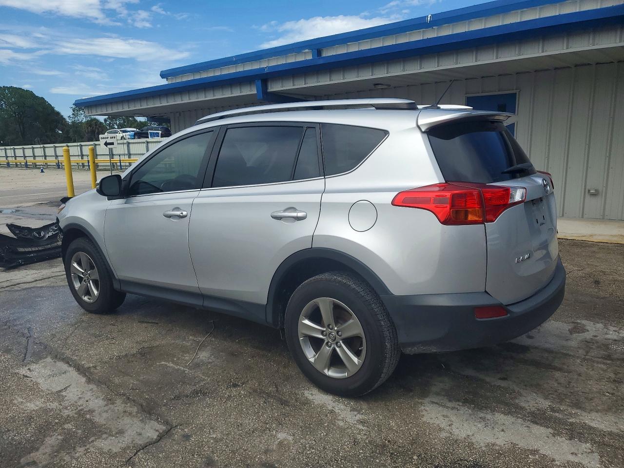 2015 Toyota Rav4 Xle Silver vin: JTMWFREV2FD054855