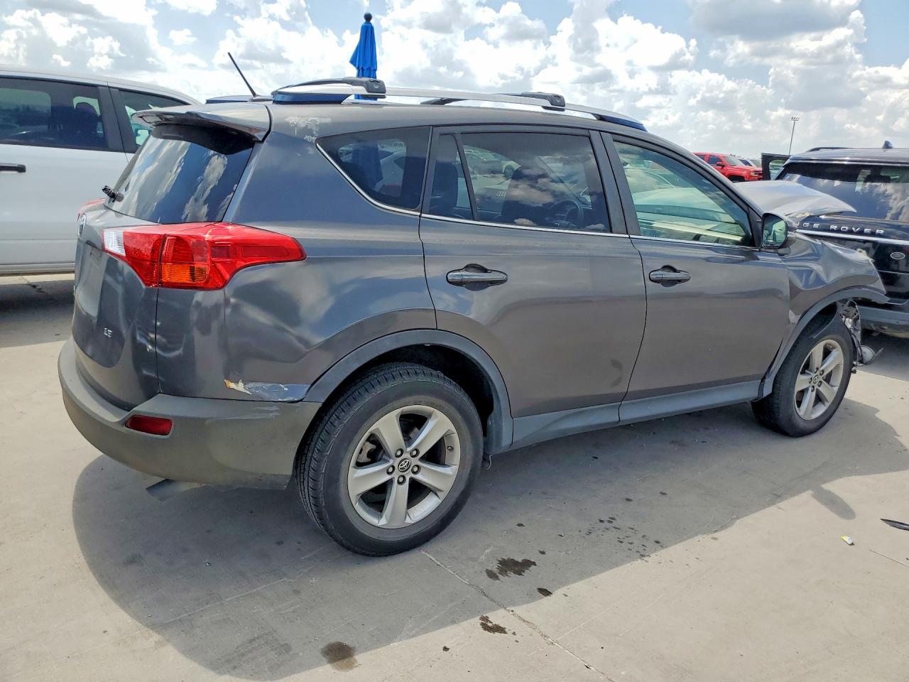 2015 Toyota Rav4 Xle Silver vin: JTMWFREV2FJ031853