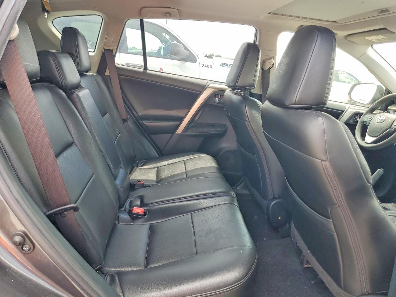 2015 Toyota Rav4 Xle Silver vin: JTMWFREV2FJ031853