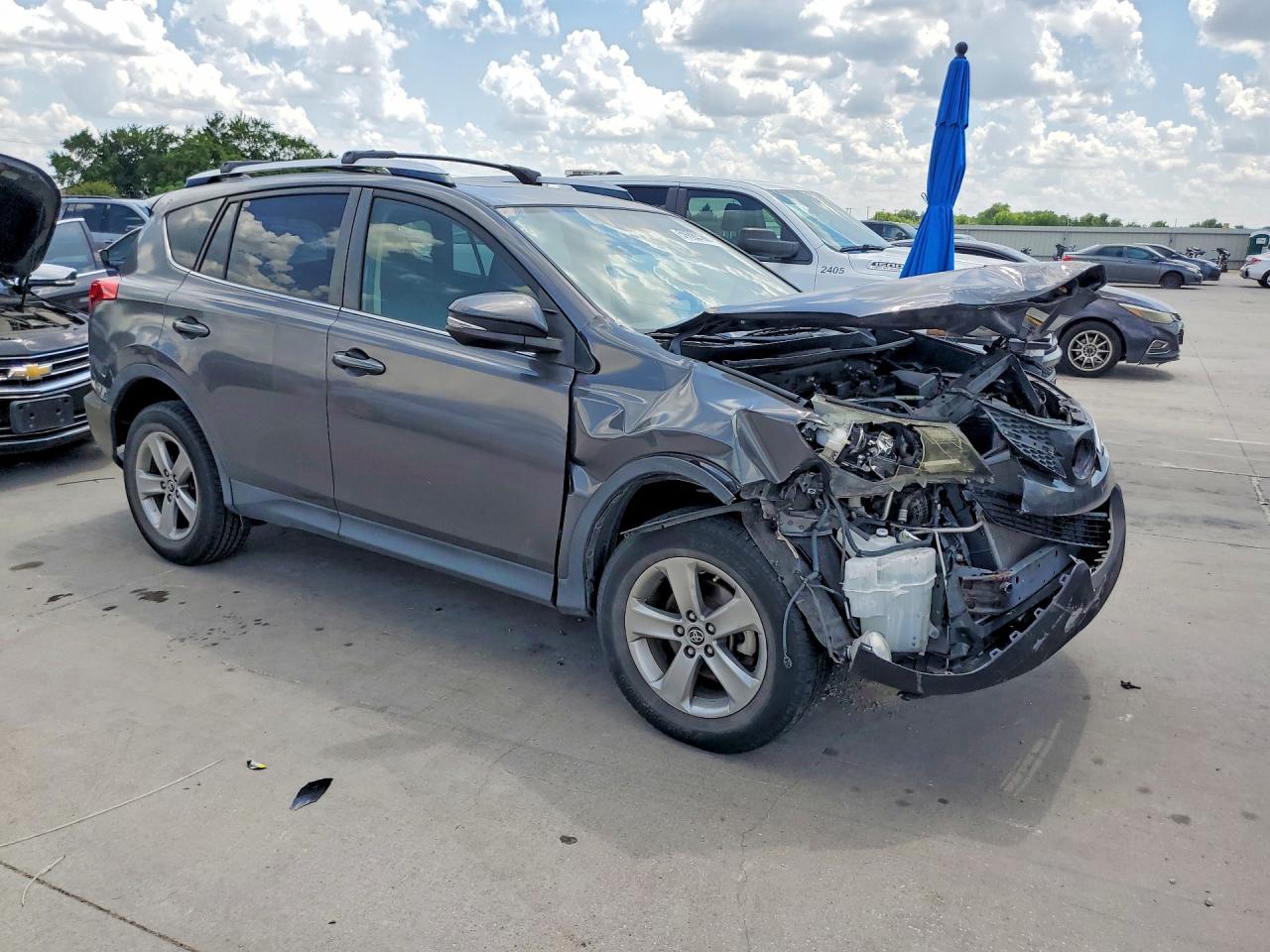 2015 Toyota Rav4 Xle Silver vin: JTMWFREV2FJ031853
