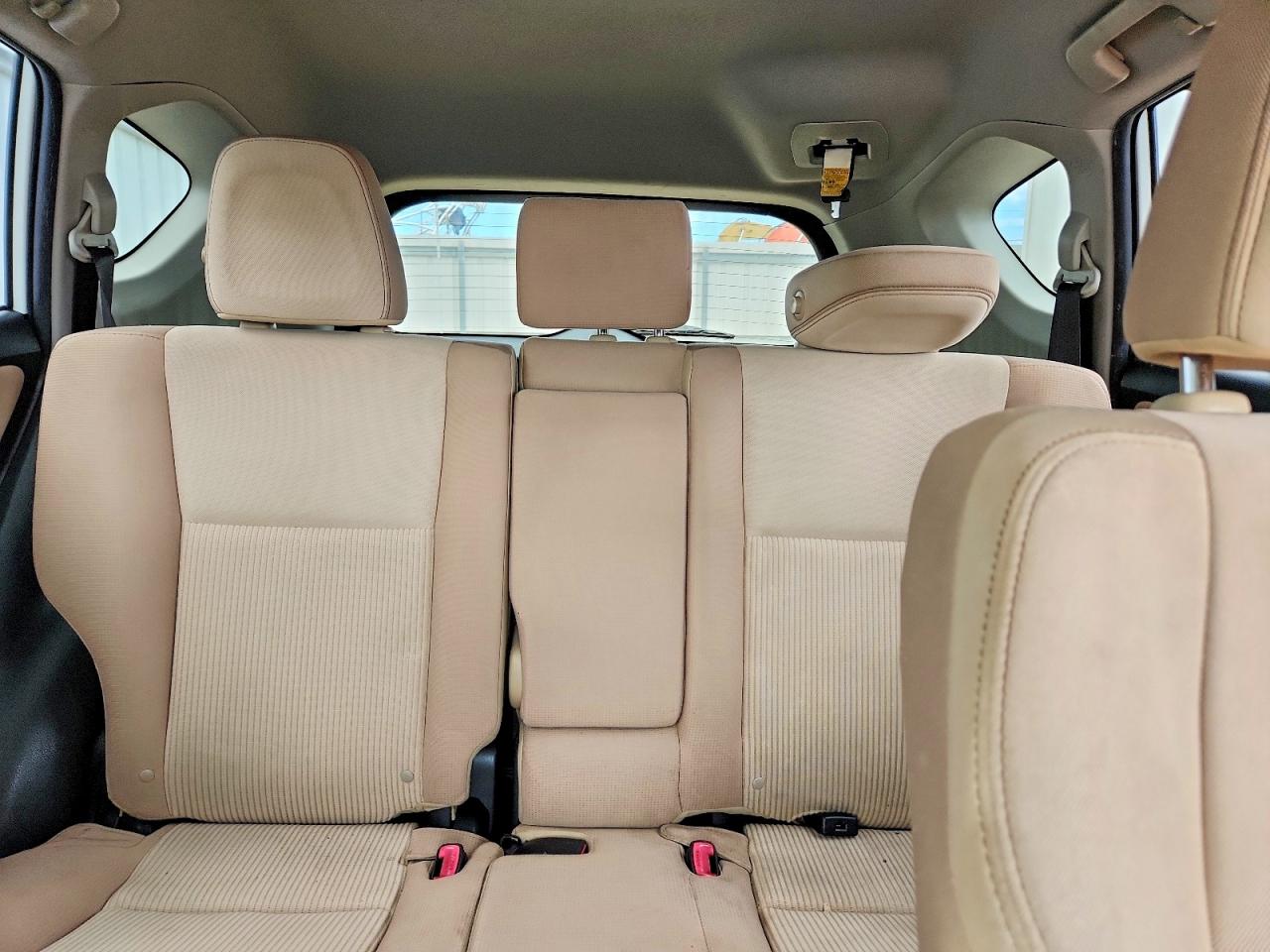 2015 Toyota Rav4 Xle White vin: JTMWFREV2FJ050306