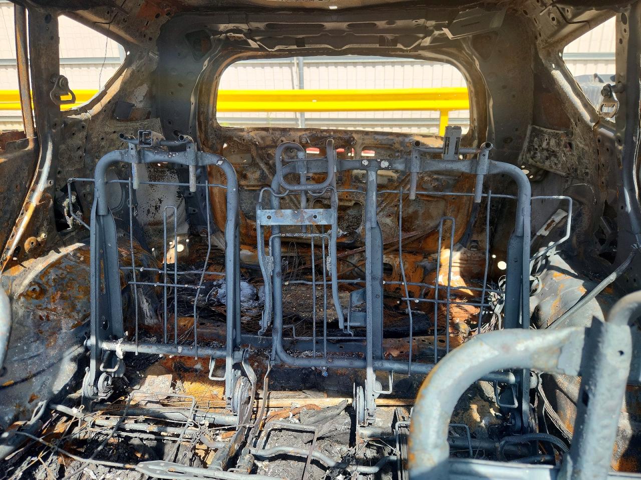 2018 Toyota Rav4 Xle Burn vin: JTMWFREV2JD131183
