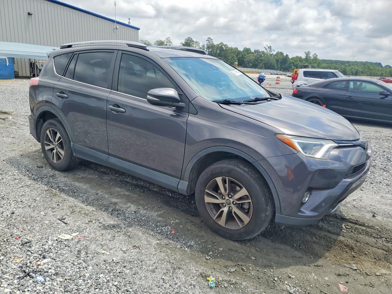 2018 Toyota Rav4 Xle Gray vin: JTMWFREV2JJ156165