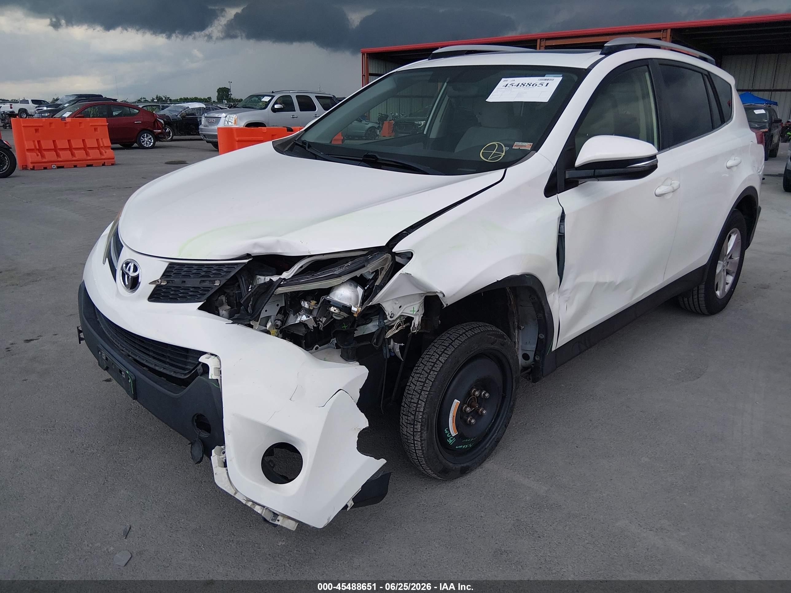 2014 Toyota Rav4 Xle White vin: JTMWFREV3EJ015580