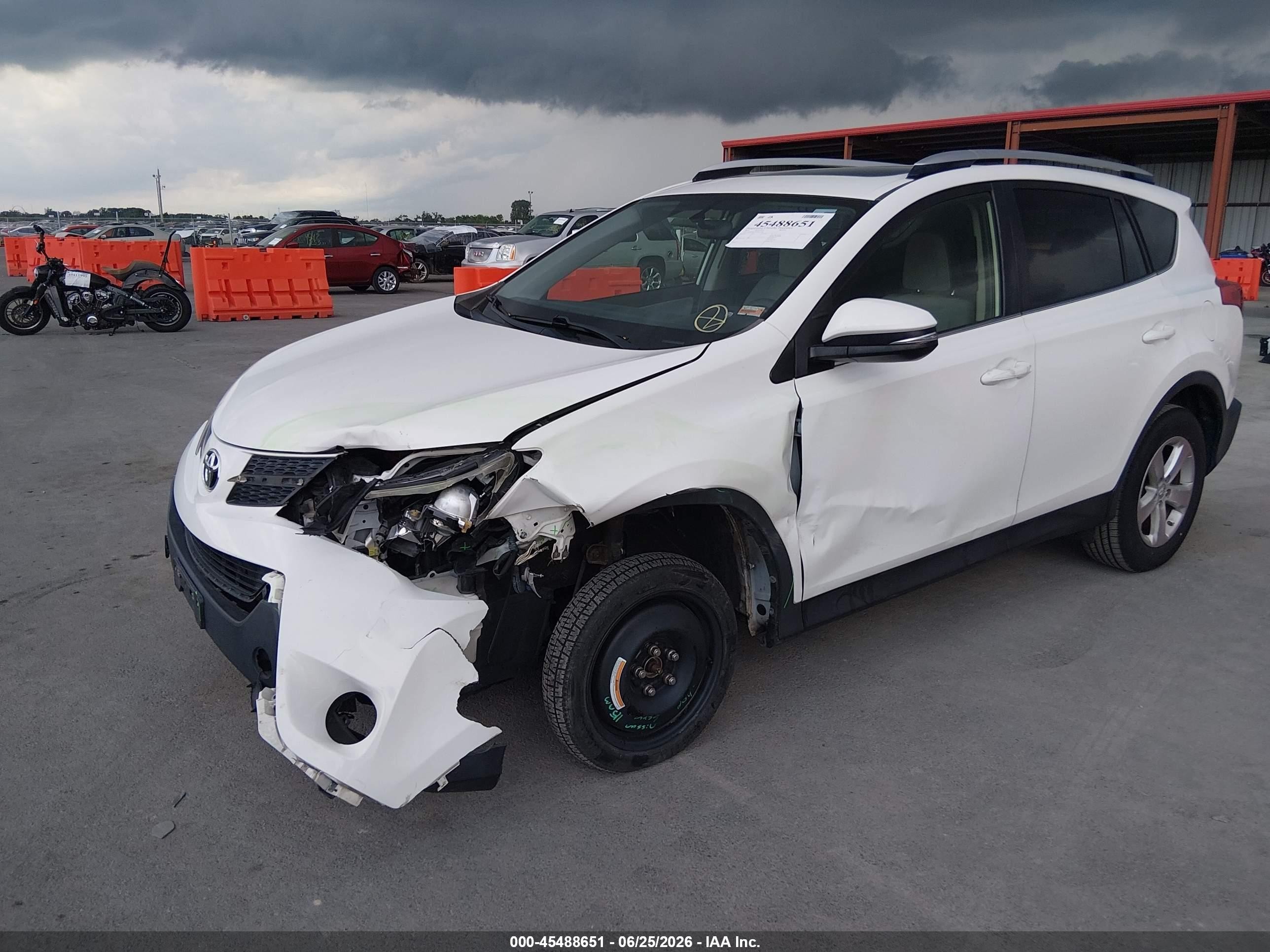 2014 Toyota Rav4 Xle White vin: JTMWFREV3EJ015580