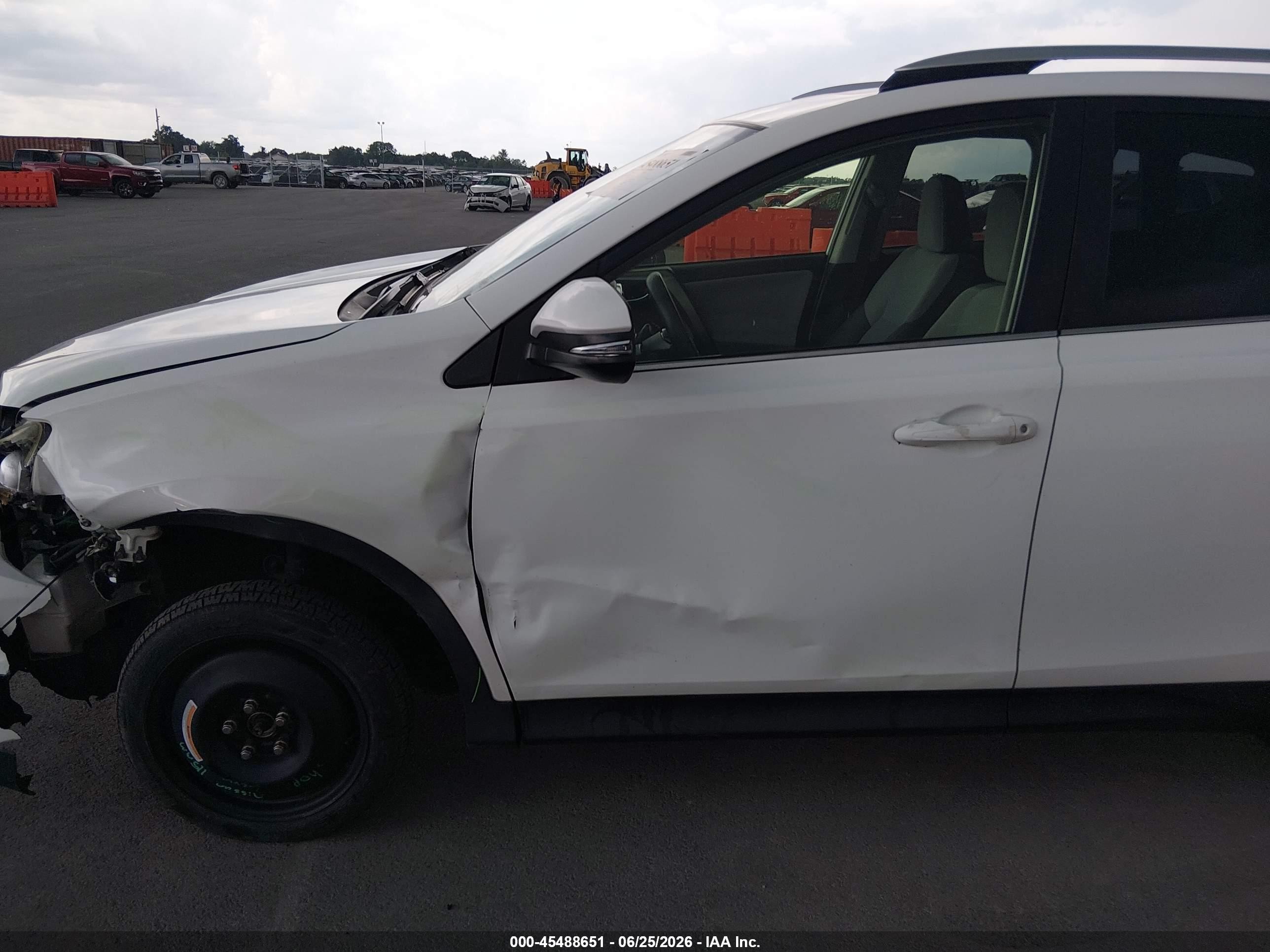 2014 Toyota Rav4 Xle White vin: JTMWFREV3EJ015580