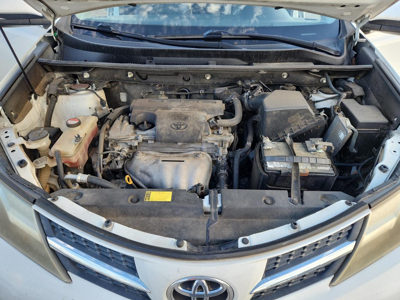 2015 Toyota Rav4 Xle White vin: JTMWFREV3FD049924 Damage: Left Head Lamp, Faded, Repair Required