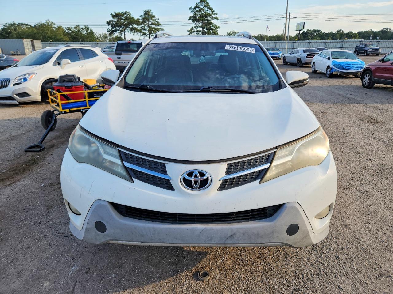 2015 Toyota Rav4 Xle White vin: JTMWFREV3FD049924