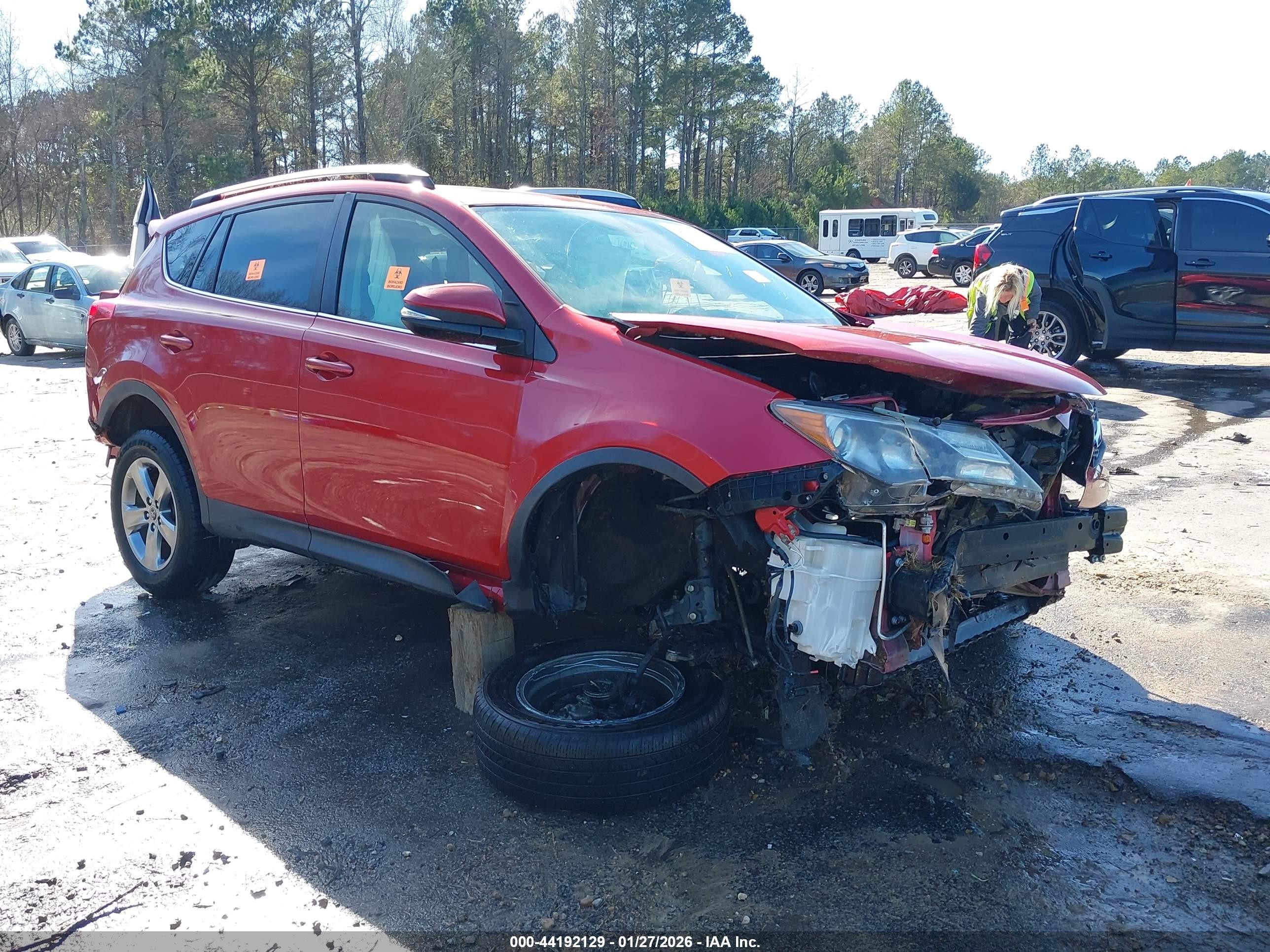 2015 Toyota Rav4 Xle Red vin: JTMWFREV3FD051253