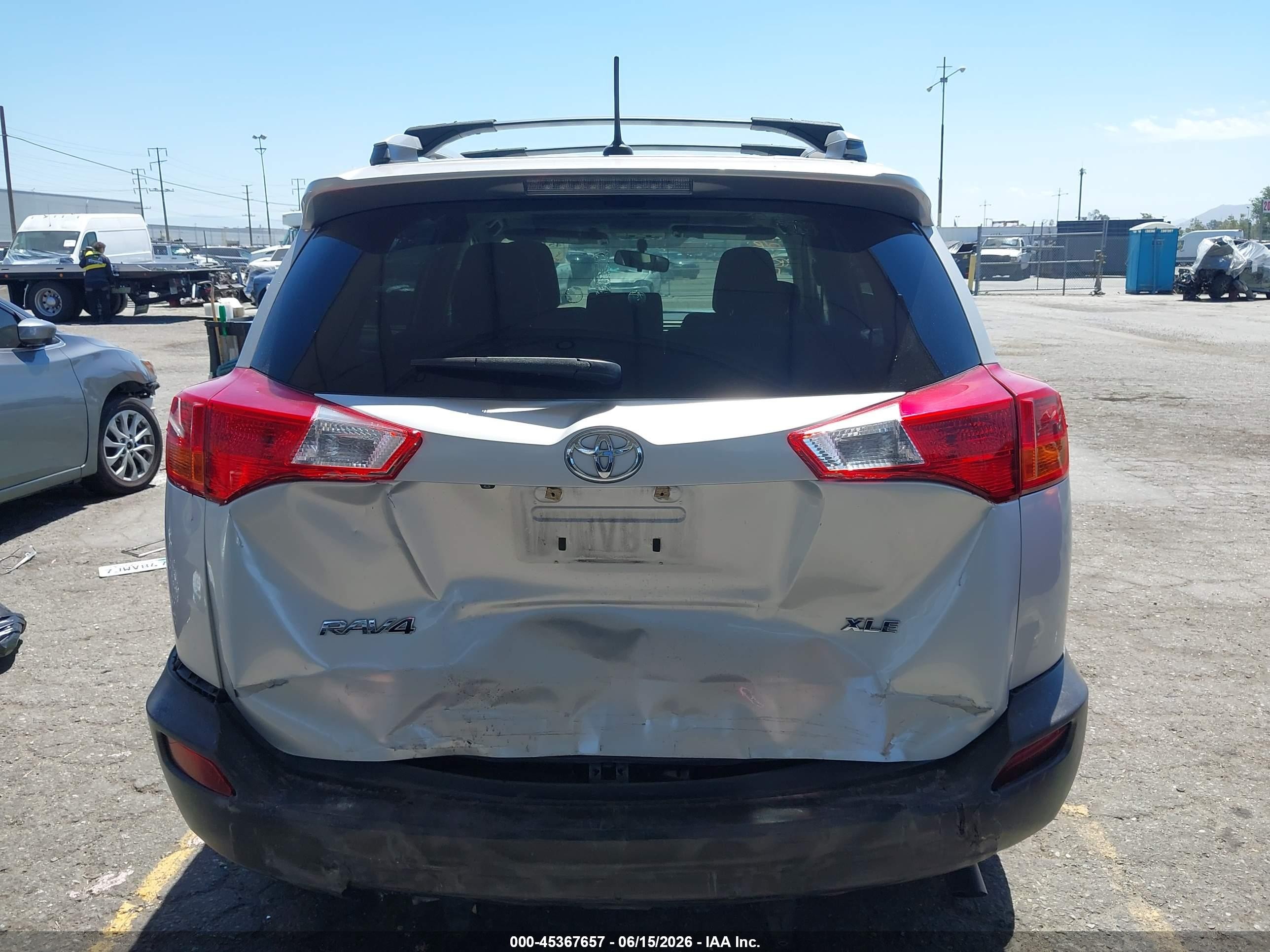 2015 Toyota Rav4 Xle Silver vin: JTMWFREV3FD053424
