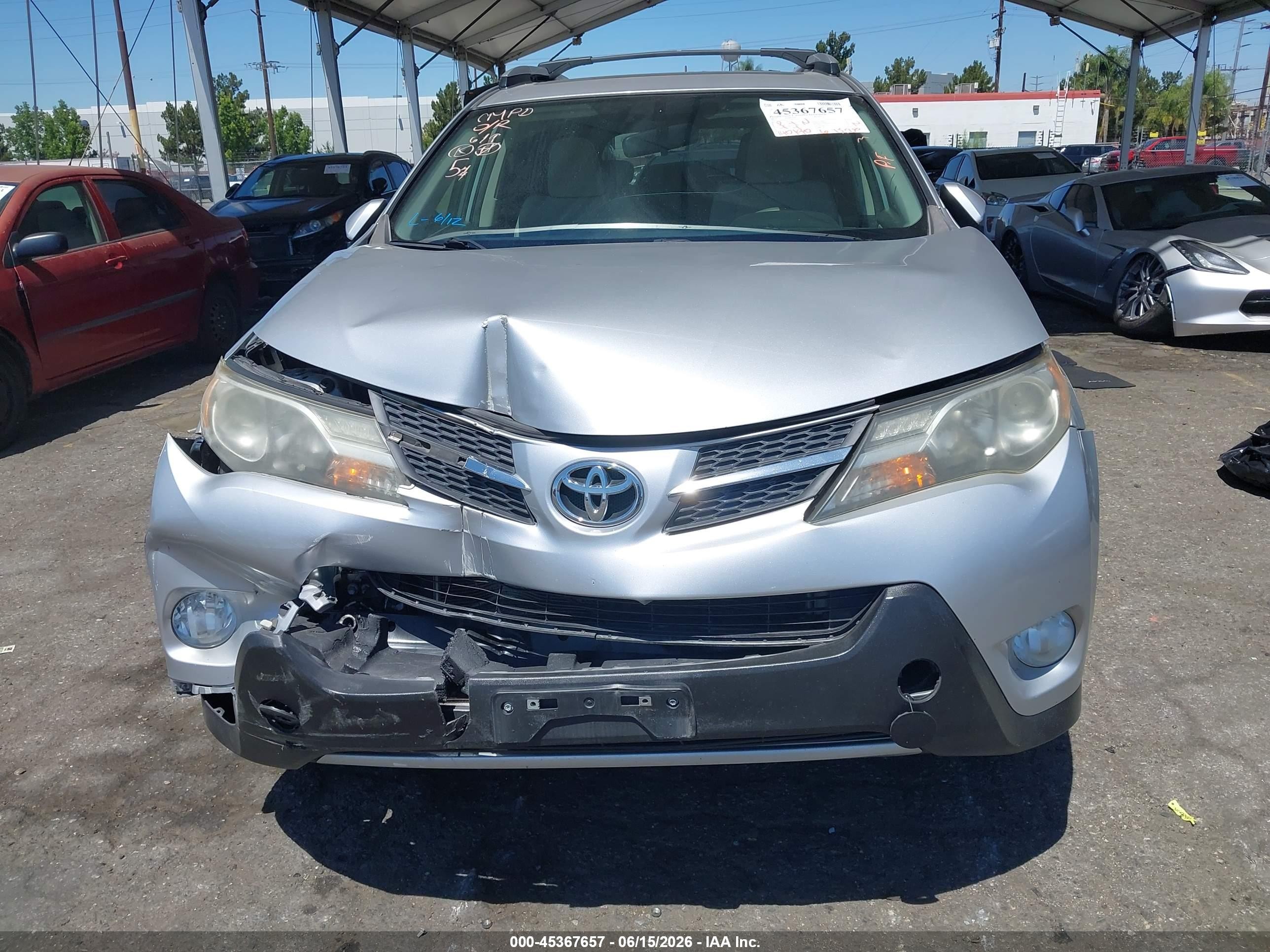 2015 Toyota Rav4 Xle Silver vin: JTMWFREV3FD053424