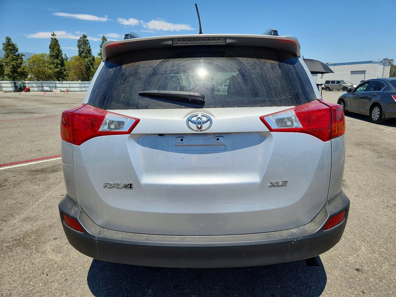 2015 Toyota Rav4 Xle Silver vin: JTMWFREV3FD079196