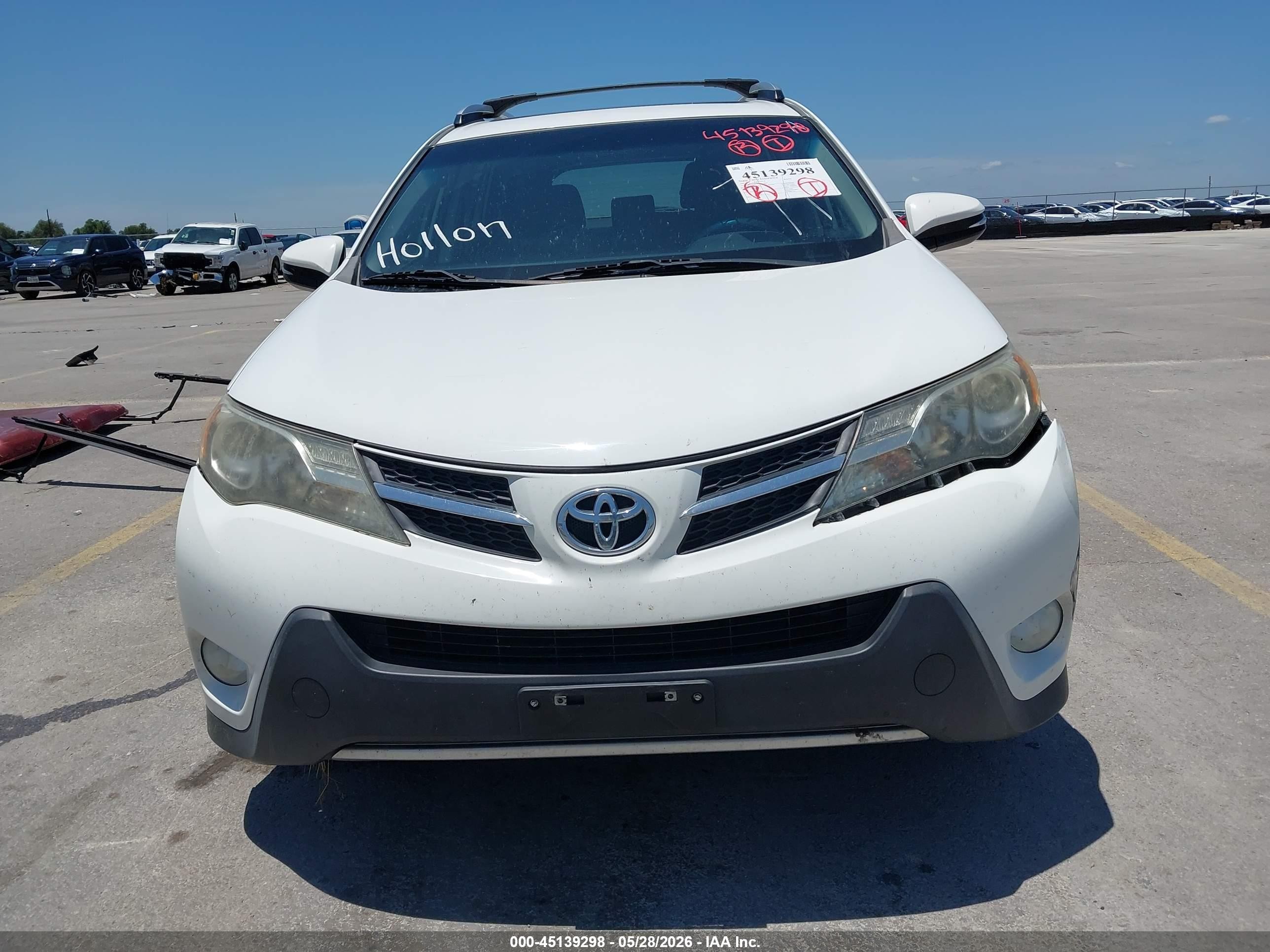 2015 Toyota Rav4 Xle White vin: JTMWFREV3FJ039847