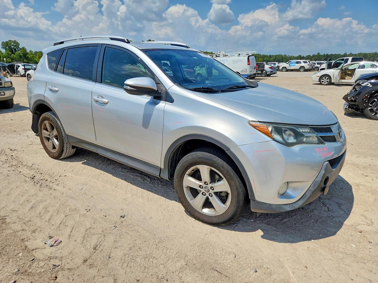 2015 Toyota Rav4 Xle Silver vin: JTMWFREV3FJ046300