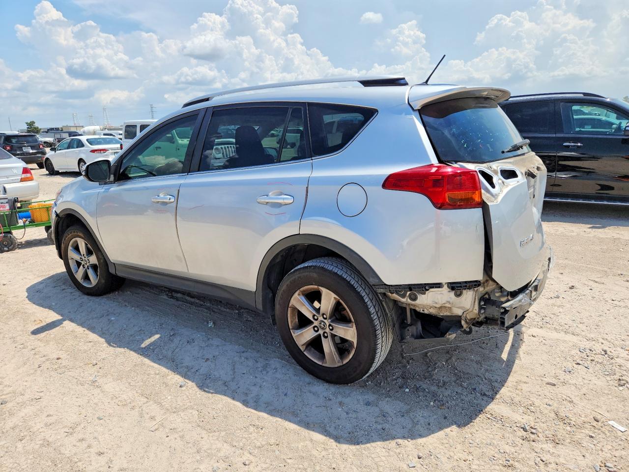2015 Toyota Rav4 Xle Silver vin: JTMWFREV3FJ046300