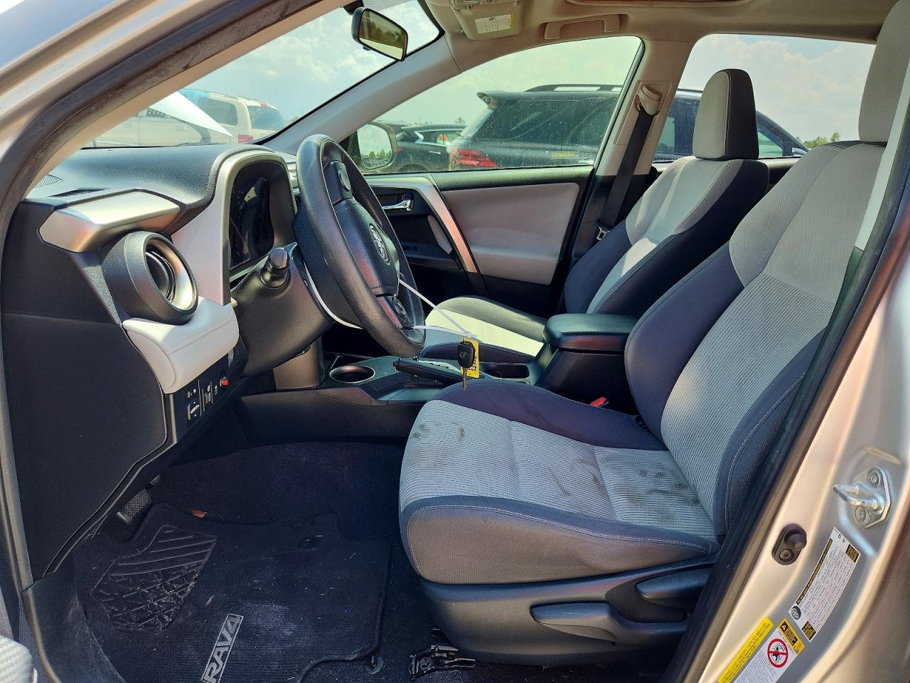 2015 Toyota Rav4 Xle Silver vin: JTMWFREV3FJ046300