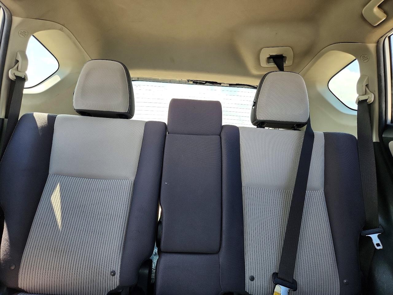 2015 Toyota Rav4 Xle Silver vin: JTMWFREV3FJ046300