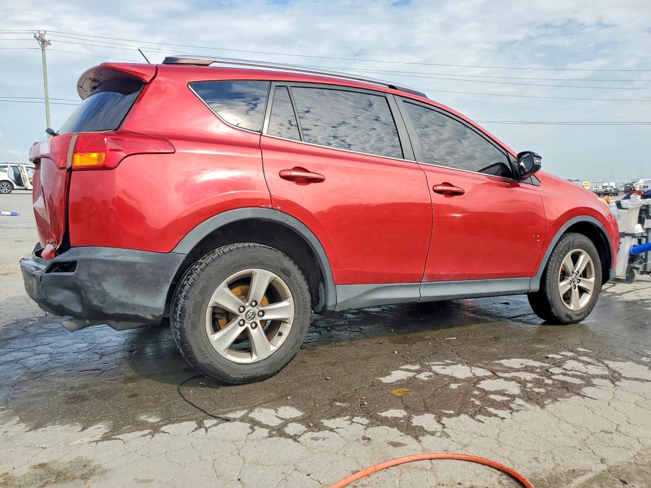 2015 Toyota Rav4 Xle Red vin: JTMWFREV3FJ053943