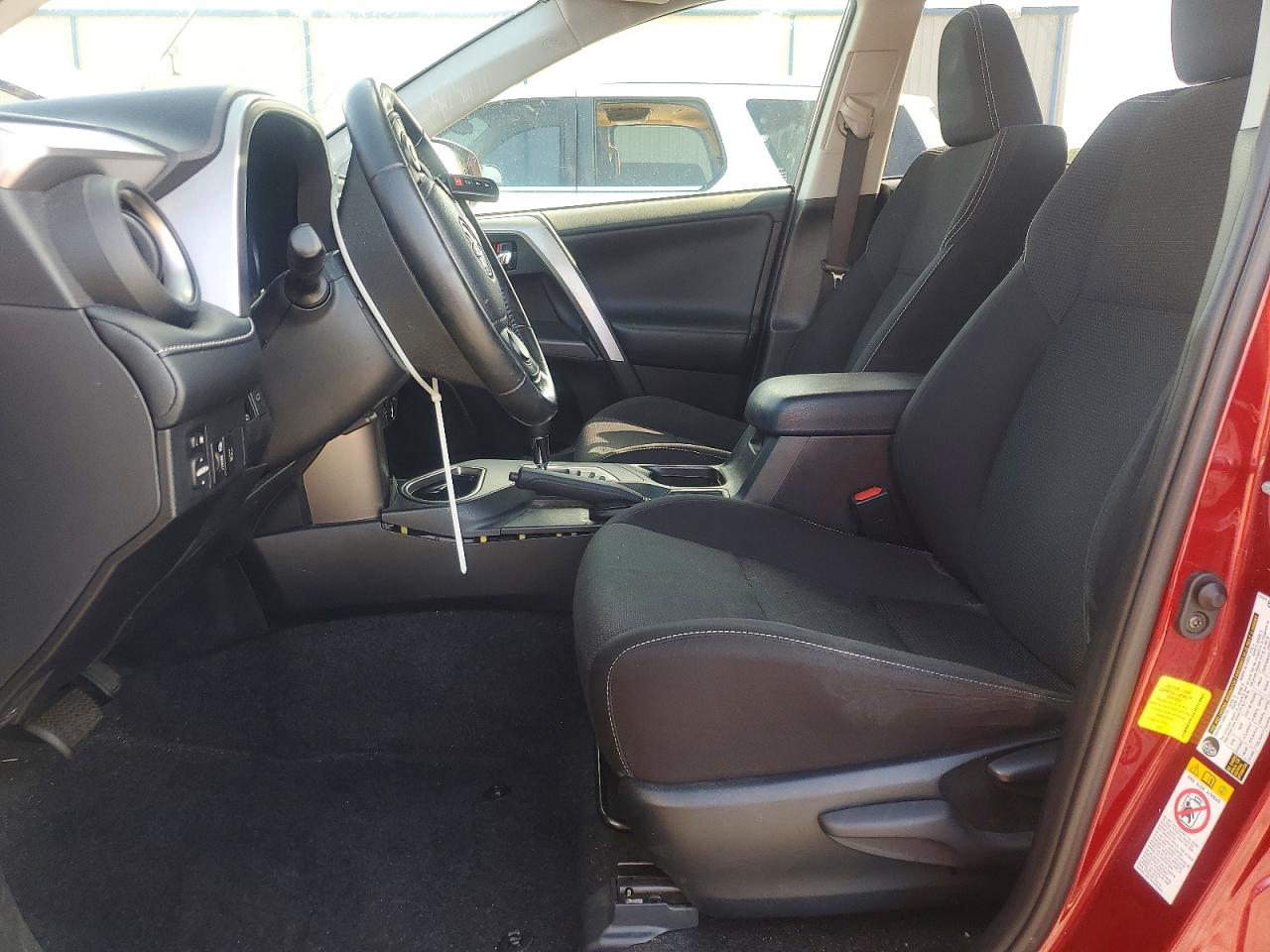 2018 Toyota Rav4 Xle Red vin: JTMWFREV3JD111881