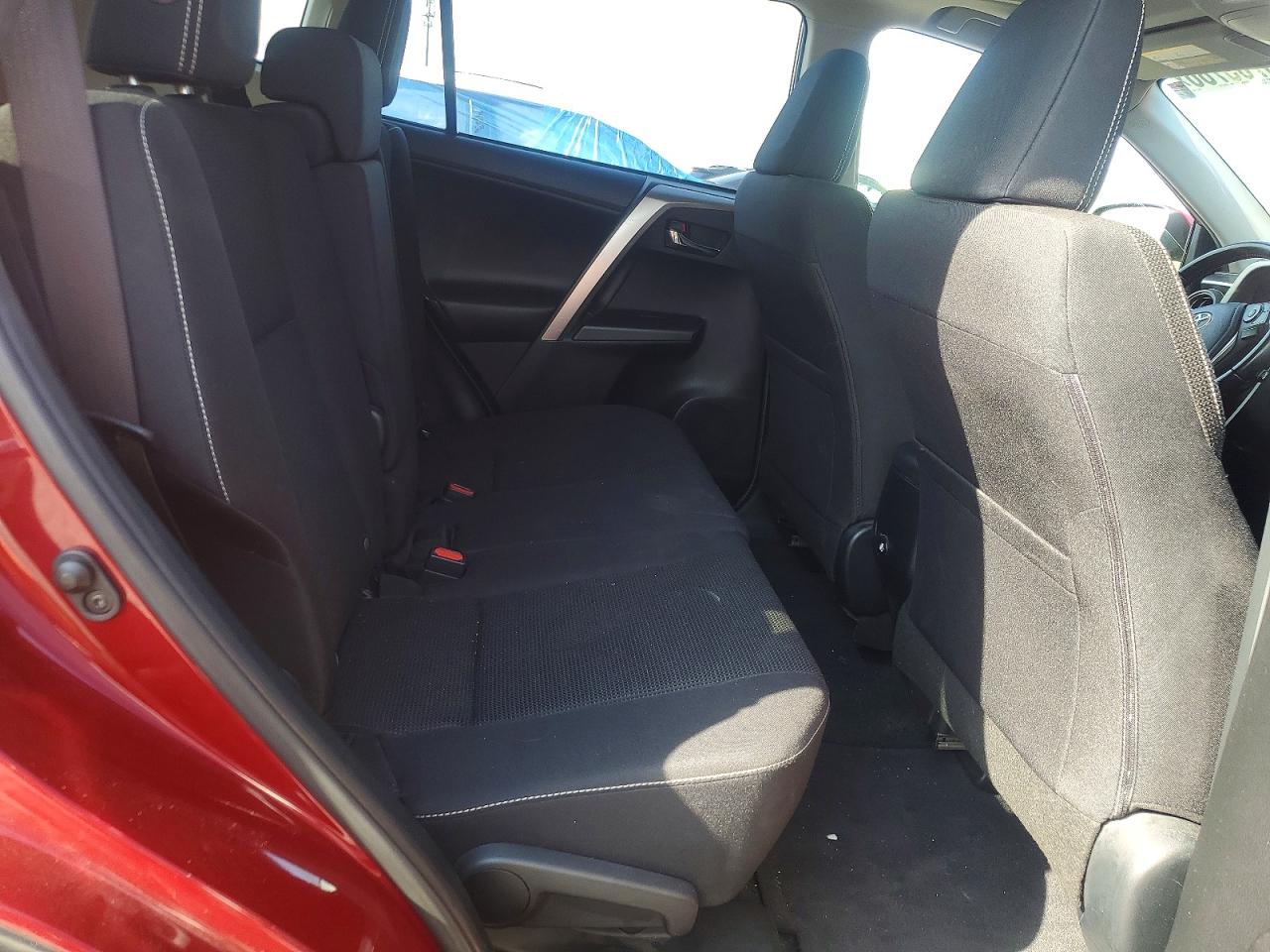 2018 Toyota Rav4 Xle Red vin: JTMWFREV3JD111881