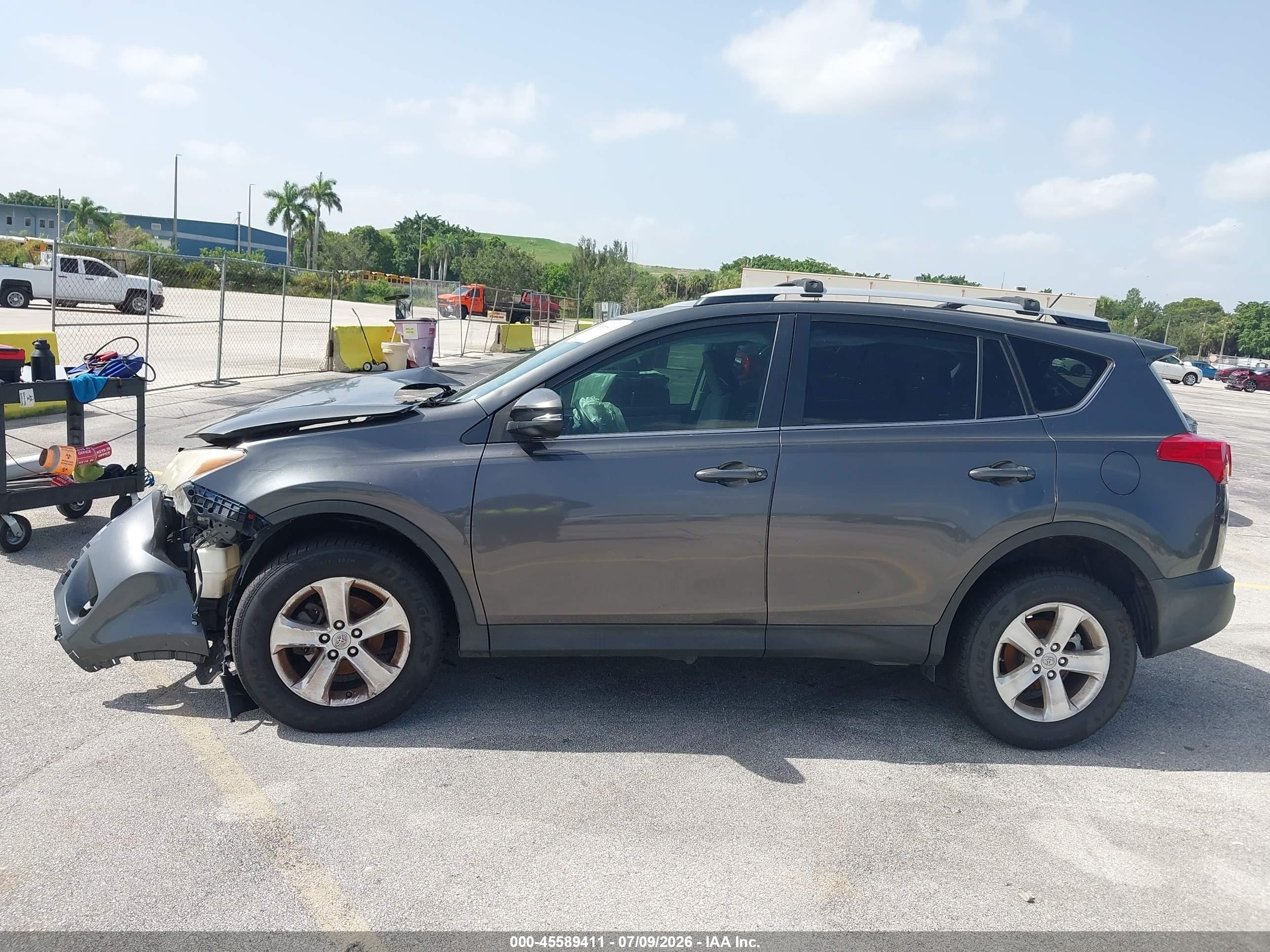 2014 Toyota Rav4 Xle Gray vin: JTMWFREV4EJ010324