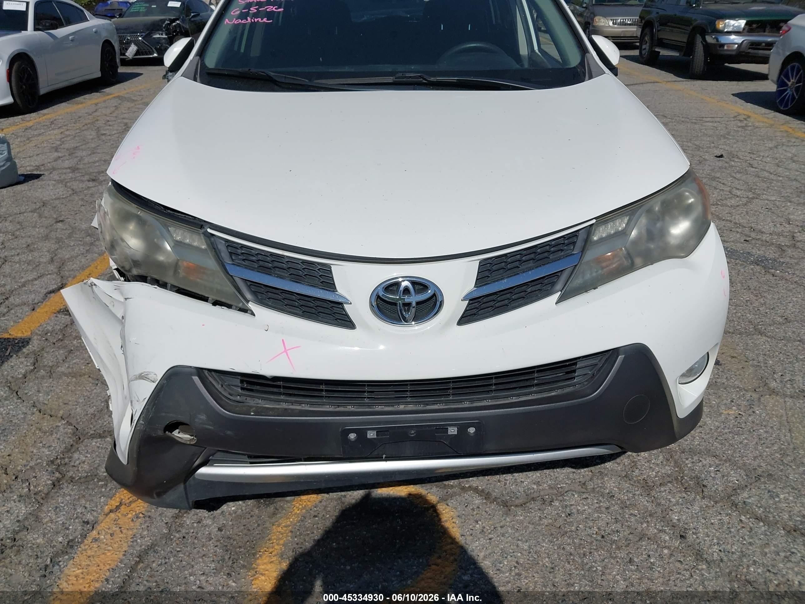 2014 Toyota Rav4 Xle White vin: JTMWFREV4EJ013126