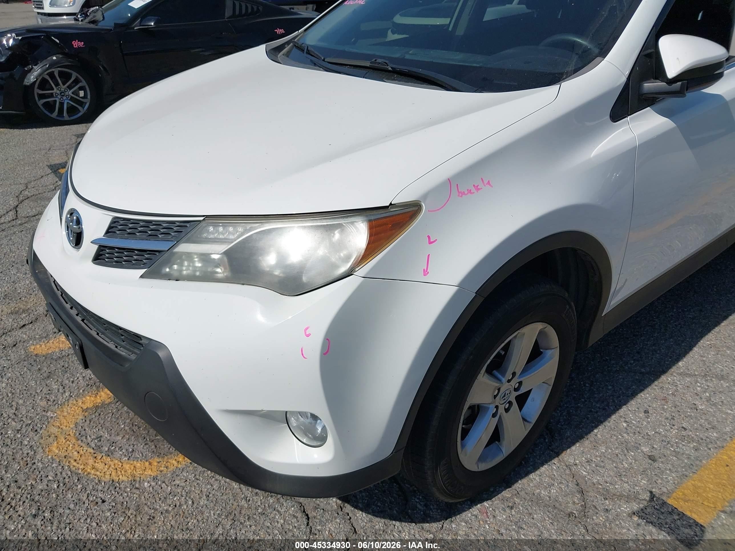 2014 Toyota Rav4 Xle White vin: JTMWFREV4EJ013126