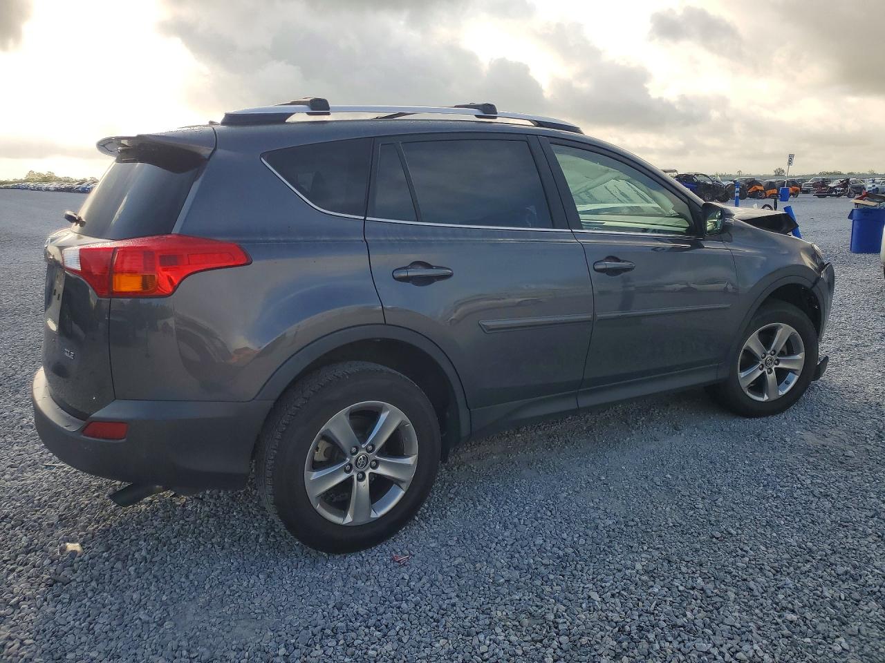 2015 Toyota Rav4 Xle Угольный vin: JTMWFREV4FD062598
