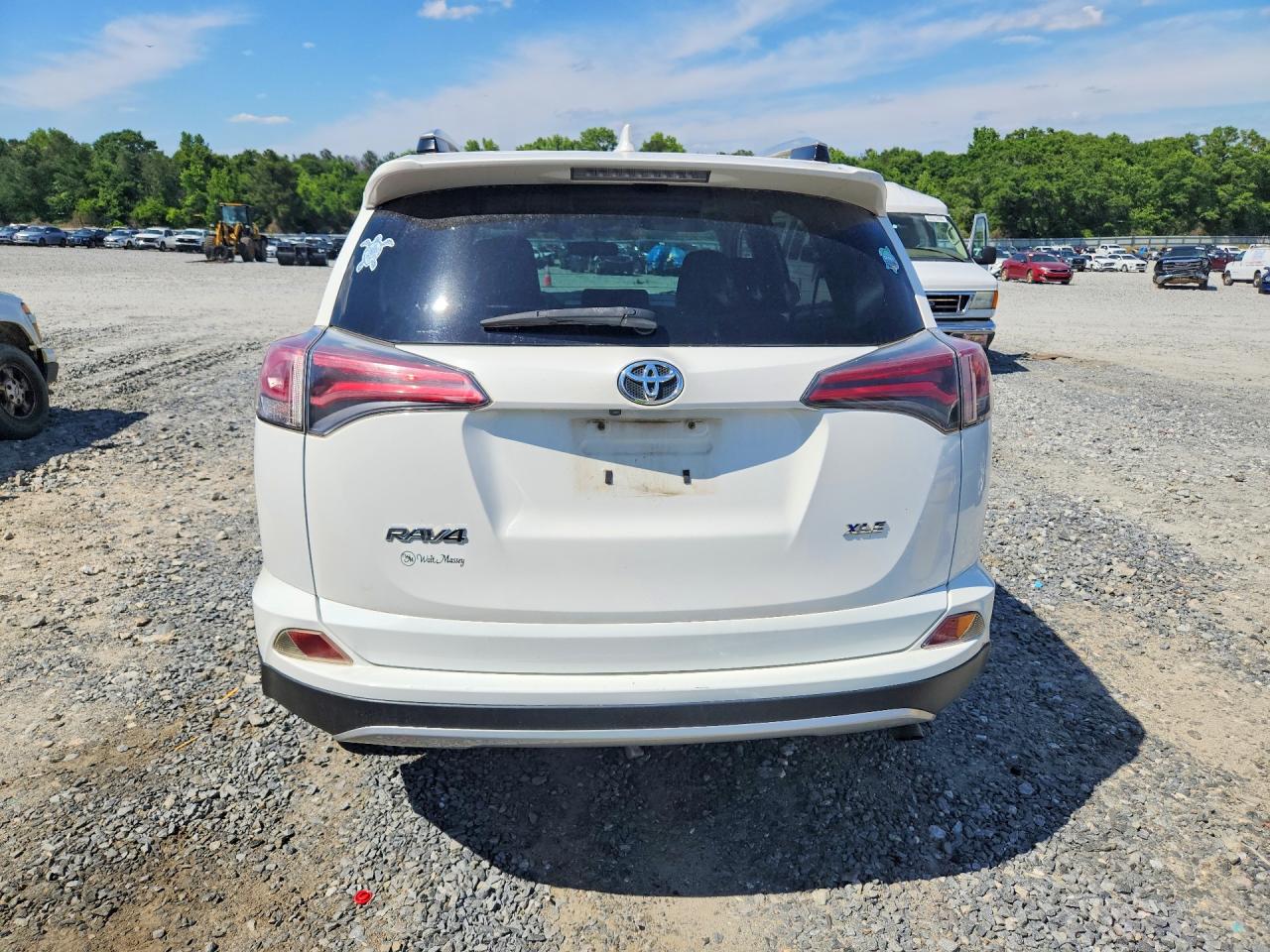 2016 Toyota Rav4 Xle White vin: JTMWFREV4GD084120