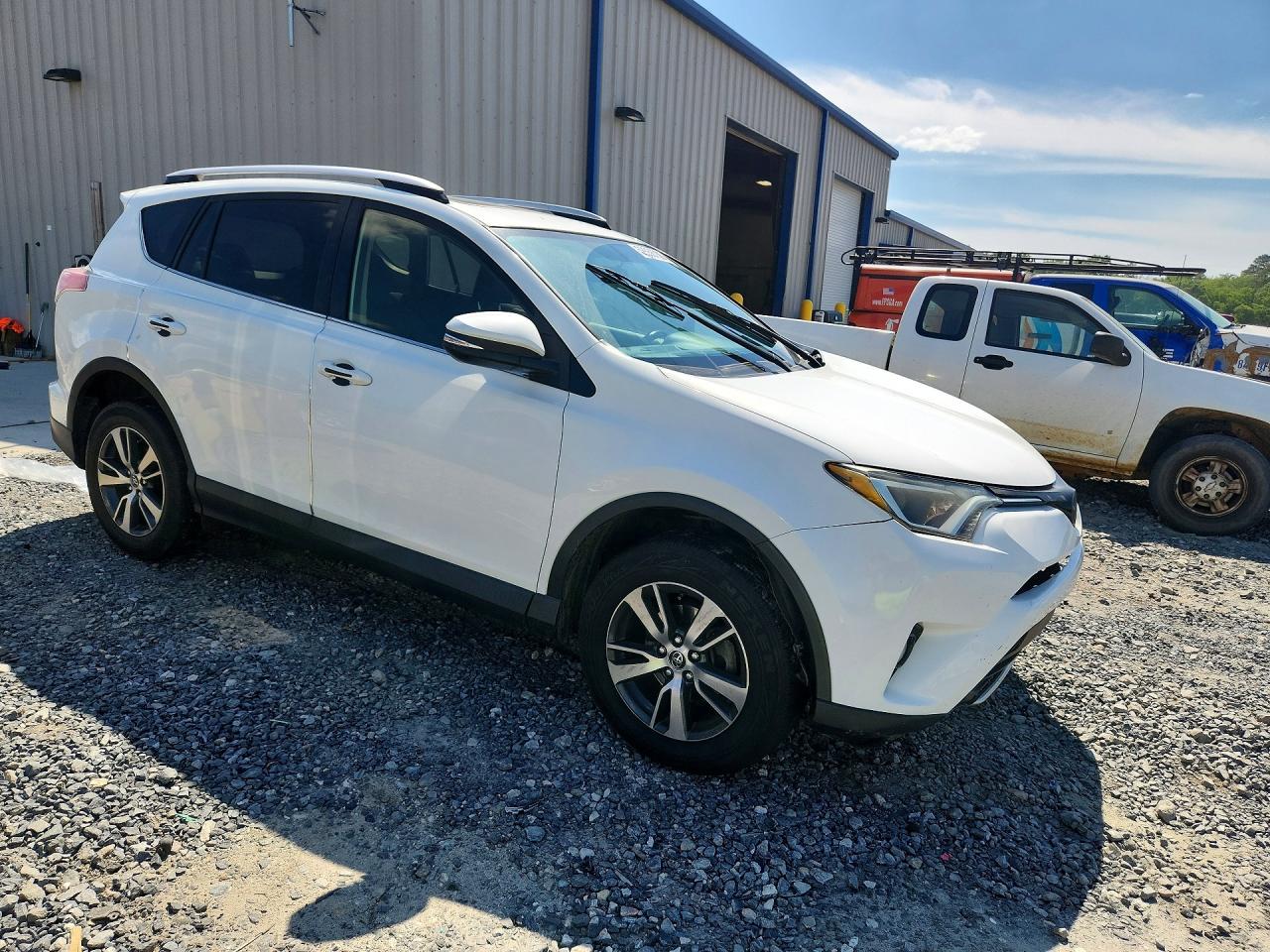 2016 Toyota Rav4 Xle White vin: JTMWFREV4GD084120