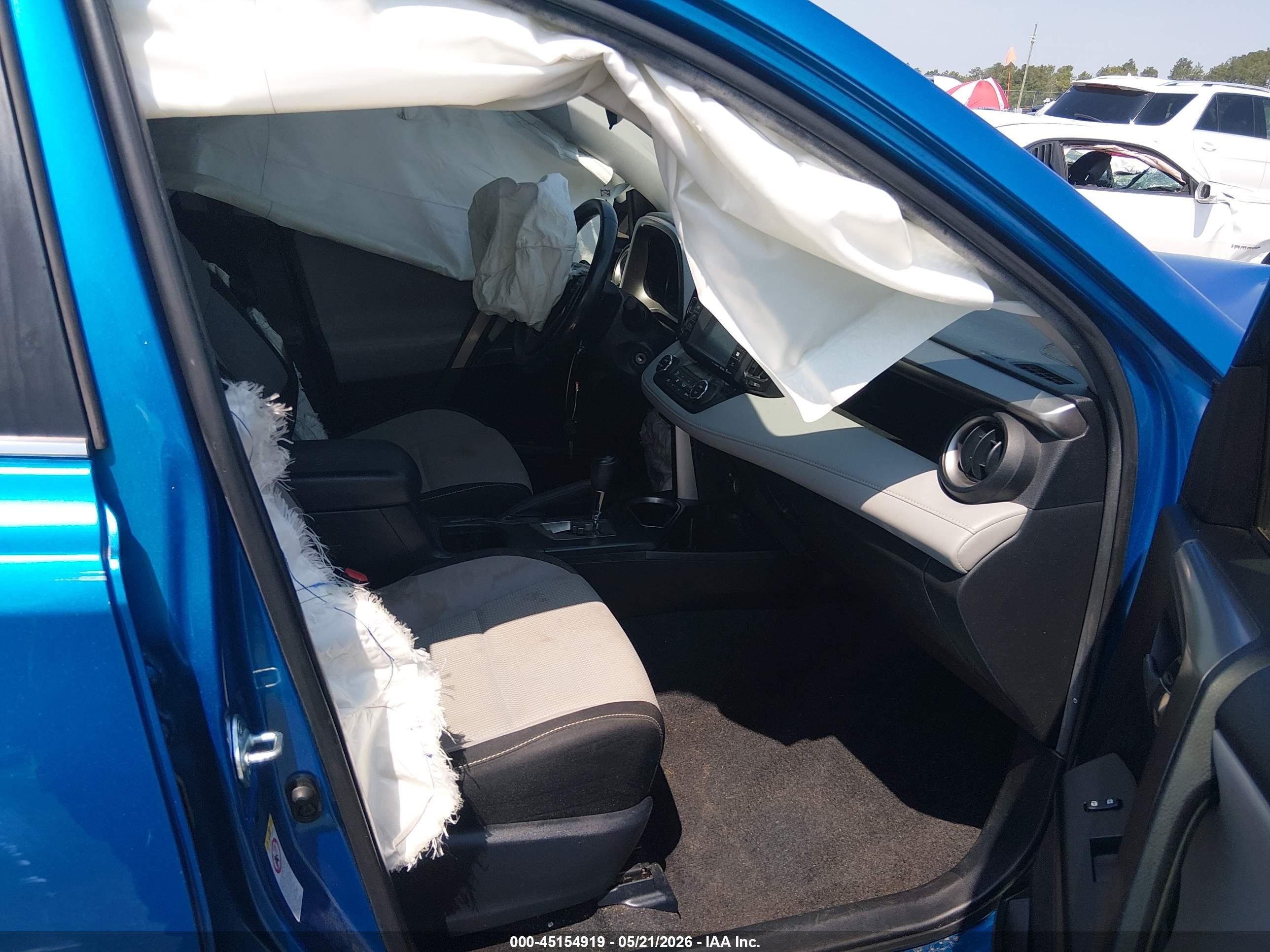 2017 Toyota Rav4 Xle Blue vin: JTMWFREV4HJ705942