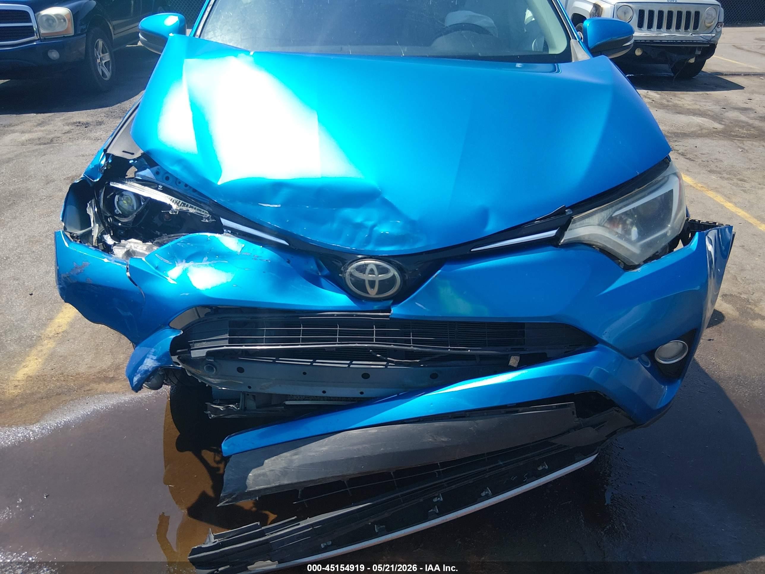 2017 Toyota Rav4 Xle Blue vin: JTMWFREV4HJ705942