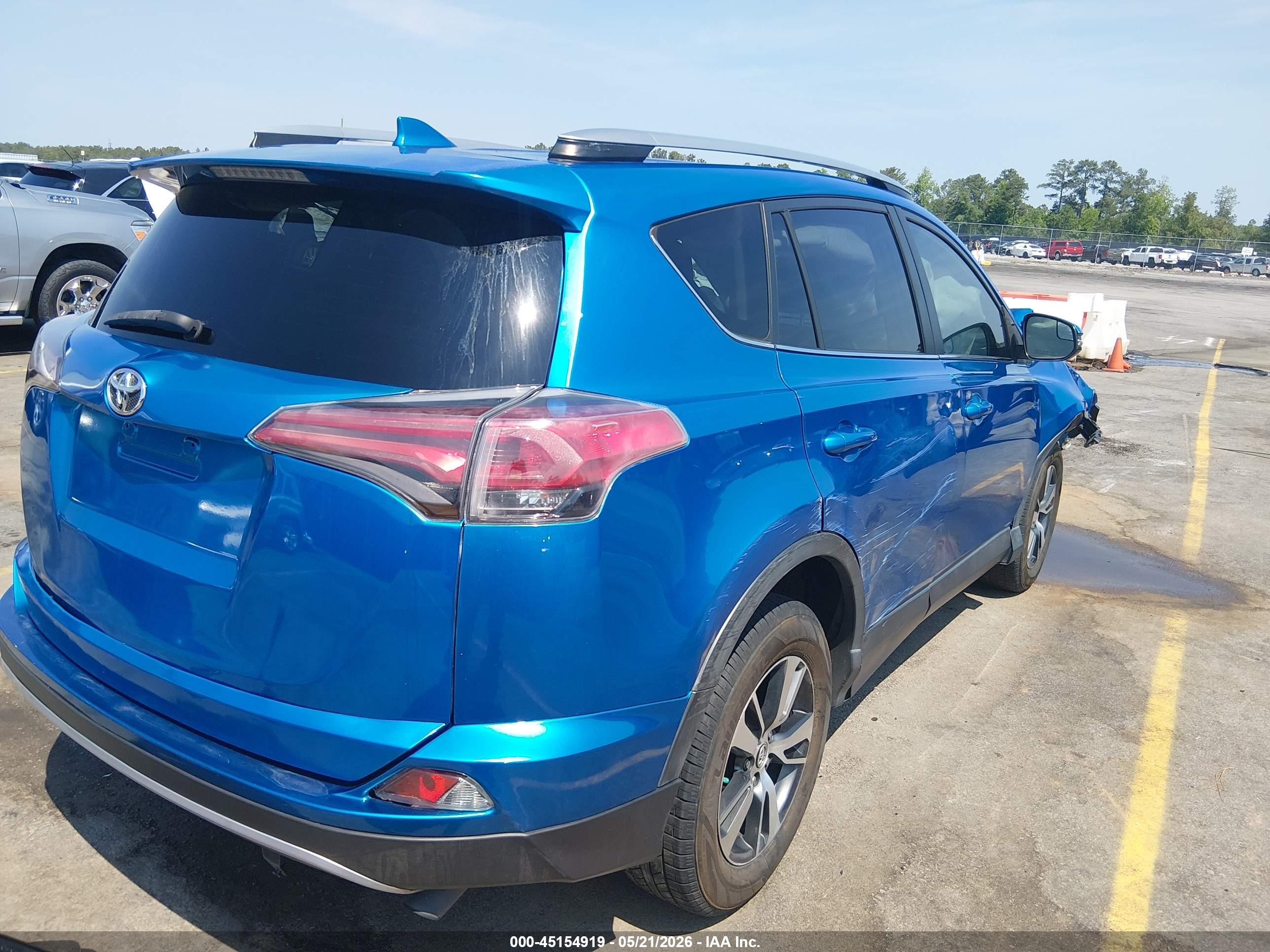2017 Toyota Rav4 Xle Blue vin: JTMWFREV4HJ705942