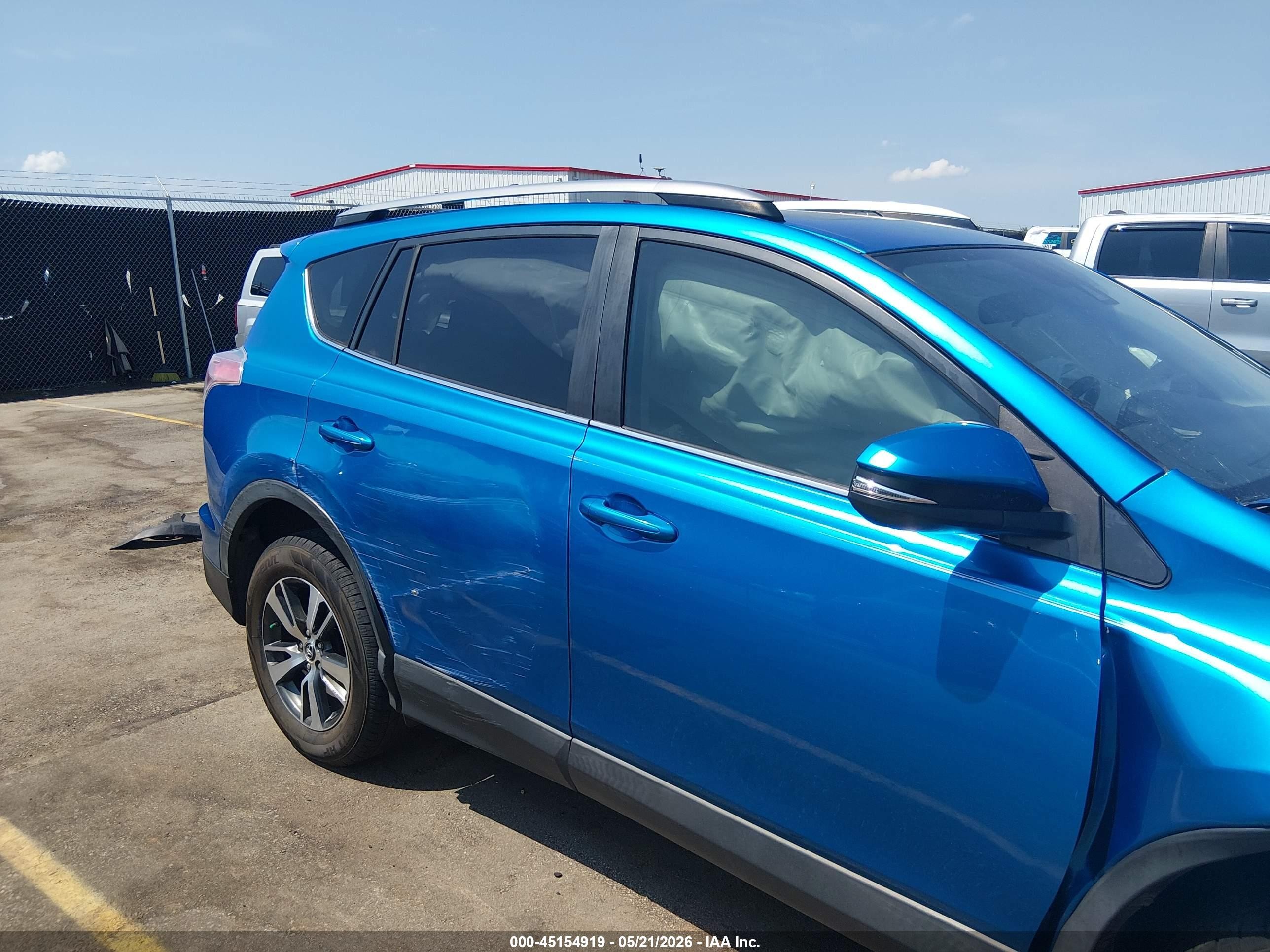 2017 Toyota Rav4 Xle Blue vin: JTMWFREV4HJ705942