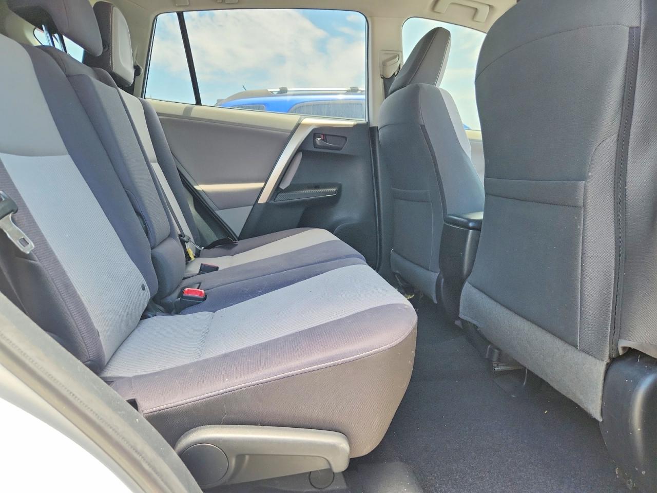 2013 Toyota Rav4 Xle White vin: JTMWFREV5D5008833