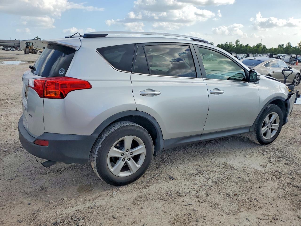 2013 Toyota Rav4 Xle Silver vin: JTMWFREV5DD009406