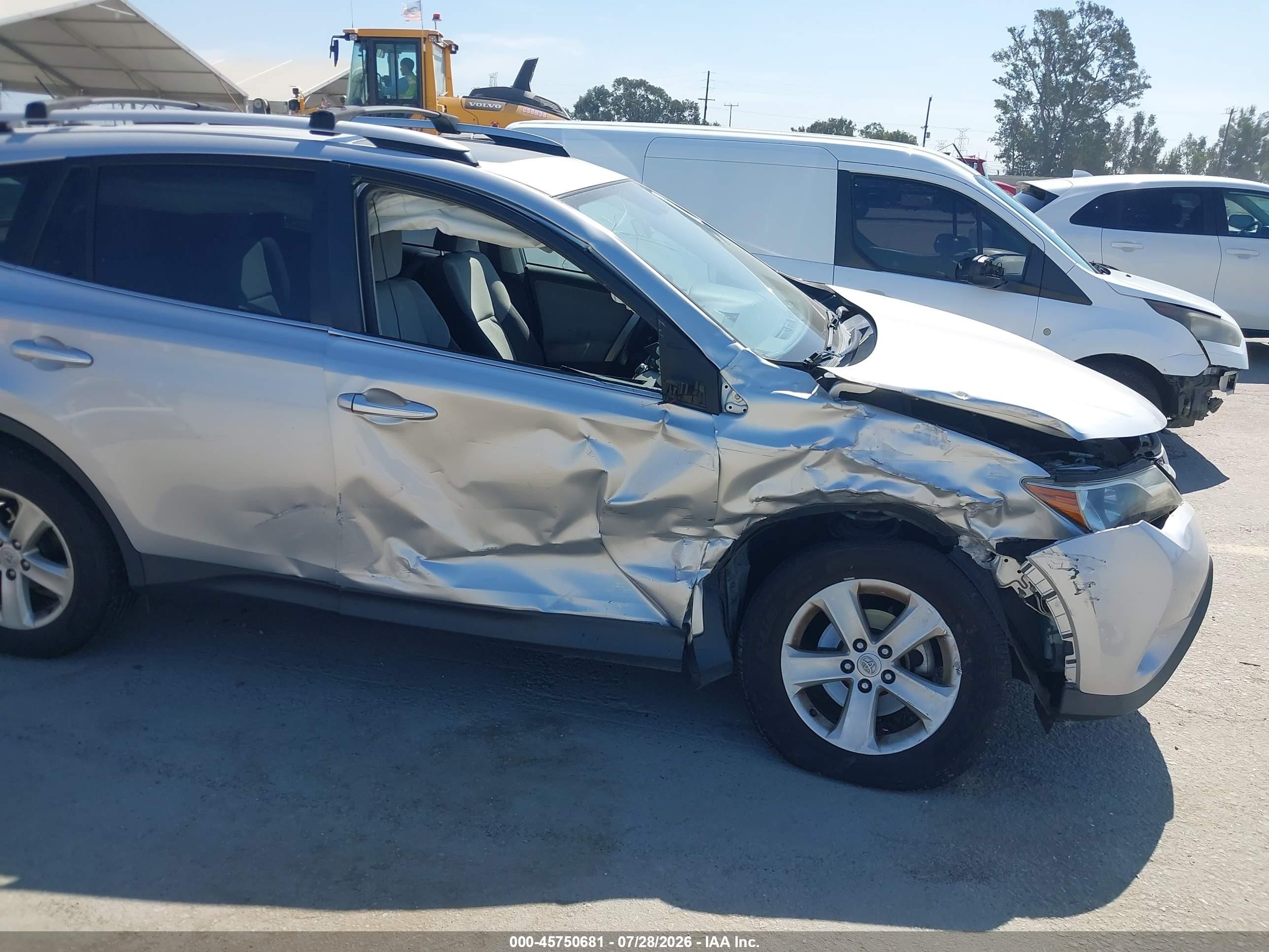 2014 Toyota Rav4 Xle Silver vin: JTMWFREV5EJ009215