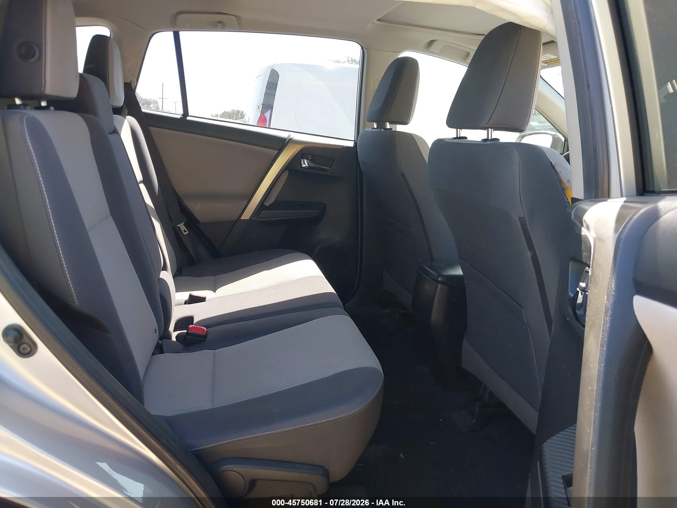 2014 Toyota Rav4 Xle Silver vin: JTMWFREV5EJ009215