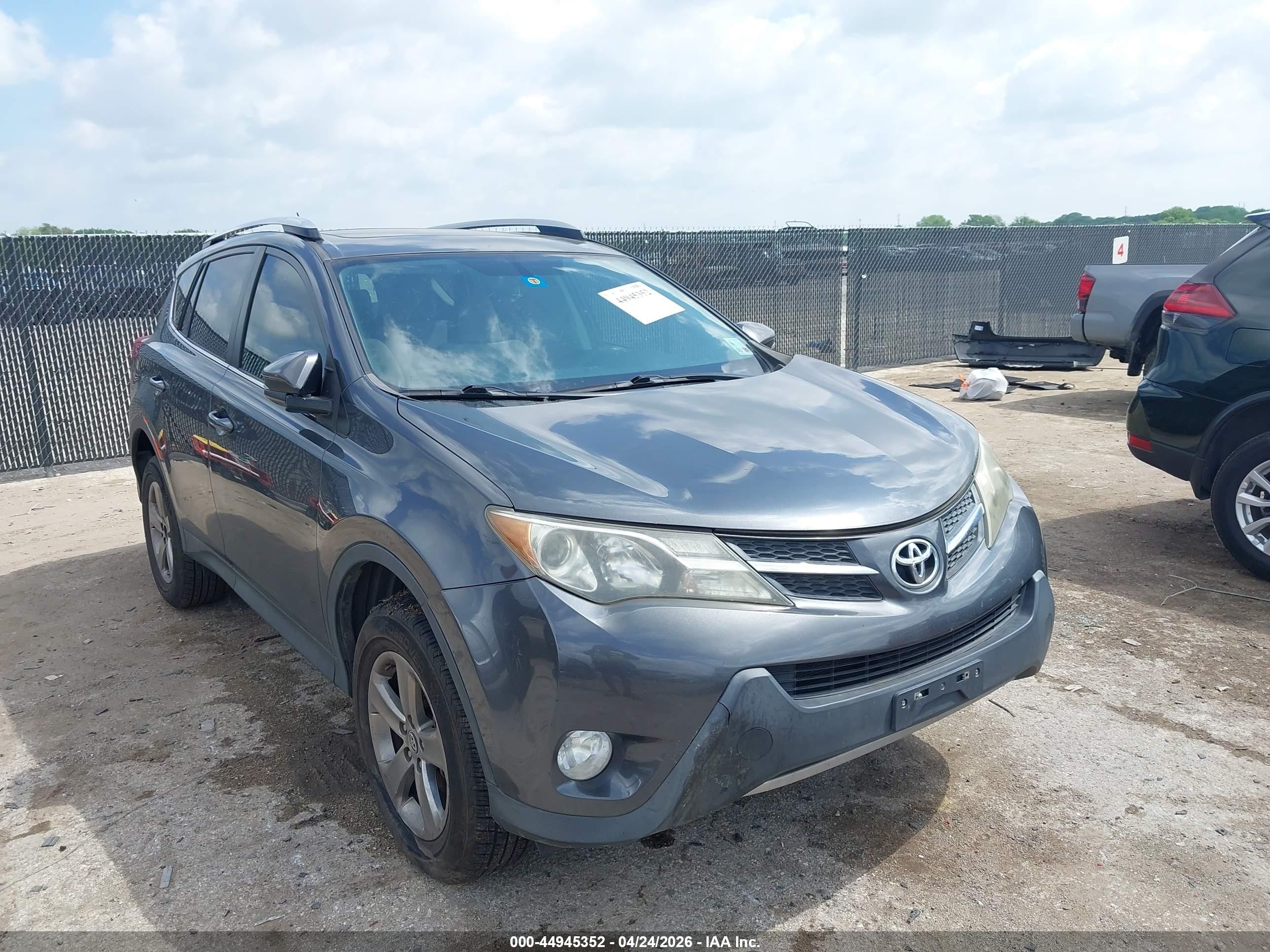 2015 Toyota Rav4 Xle Gray vin: JTMWFREV5FD053053