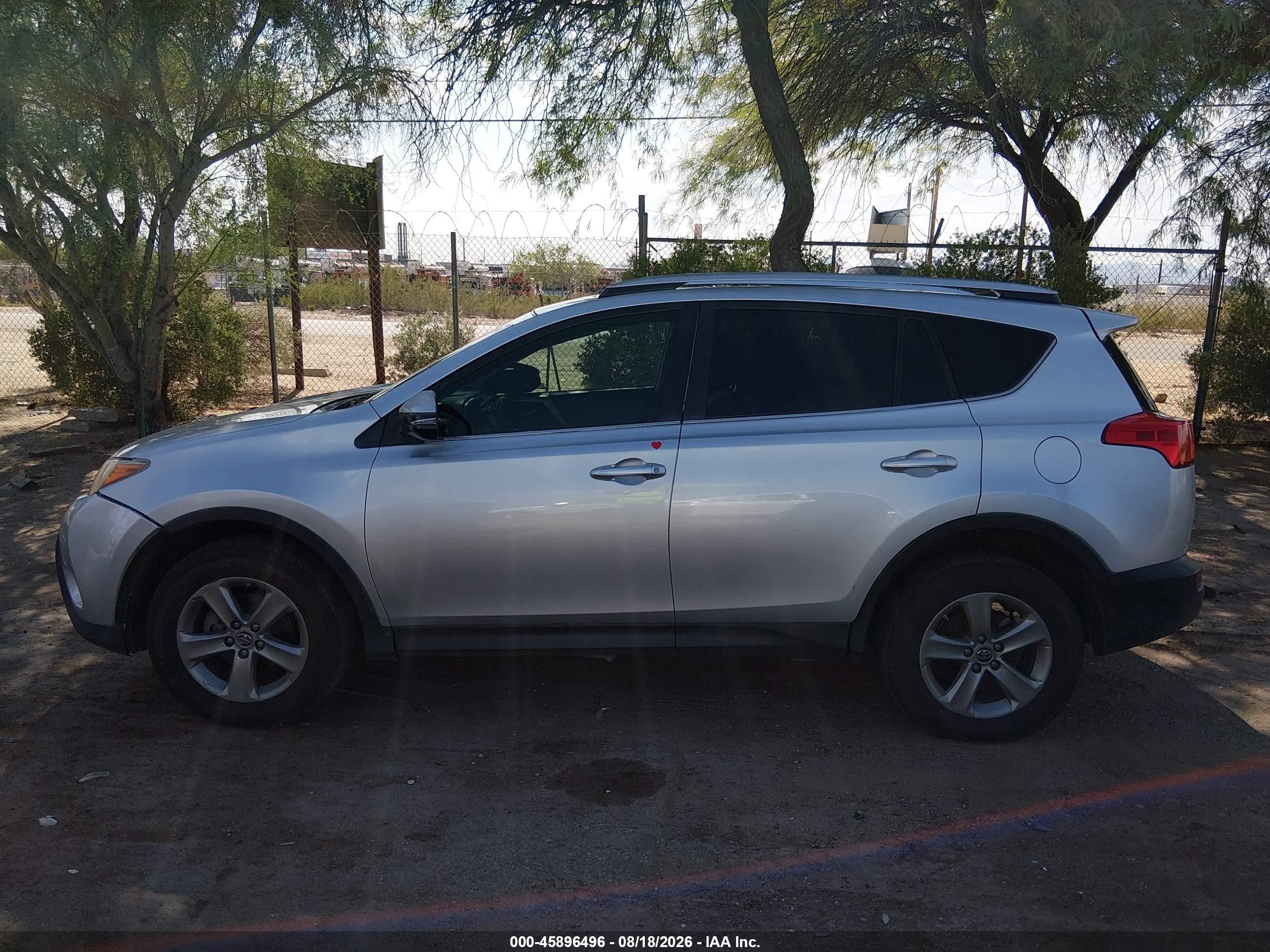 2015 Toyota Rav4 Xle Silver vin: JTMWFREV5FD066160