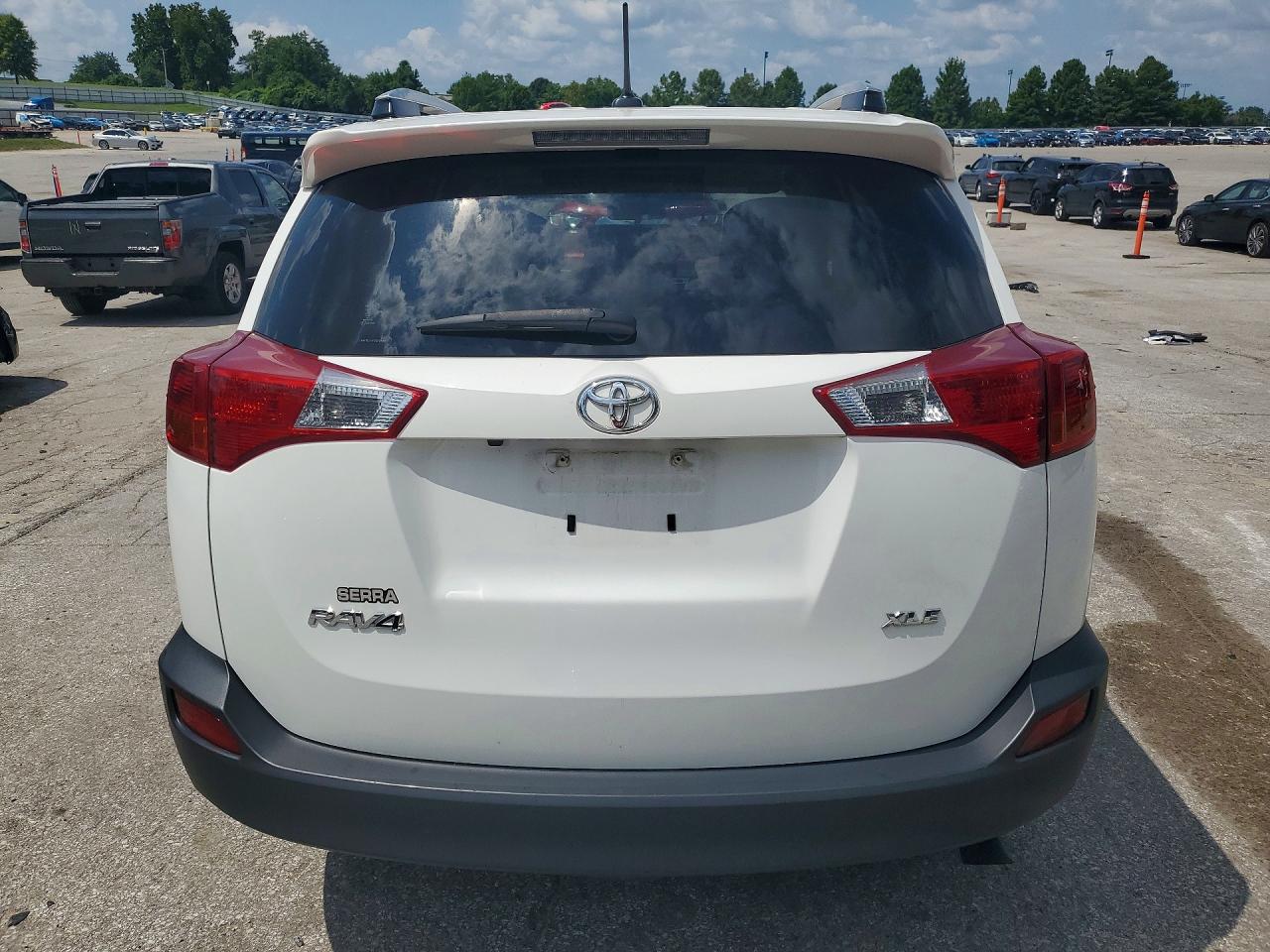 2015 Toyota Rav4 Xle White vin: JTMWFREV5FD070886