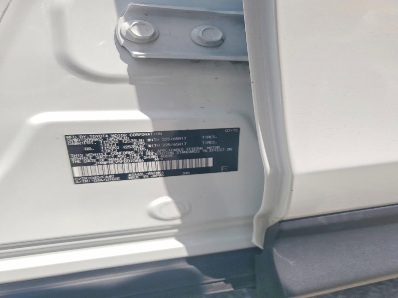 2015 Toyota Rav4 Xle White vin: JTMWFREV5FD070886
