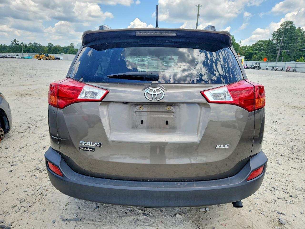 2015 Toyota Rav4 Xle Brown vin: JTMWFREV5FD073710