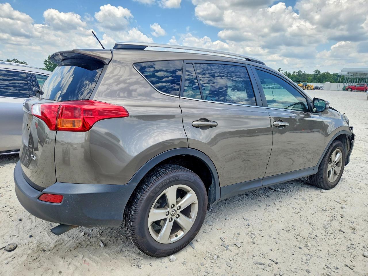 2015 Toyota Rav4 Xle Brown vin: JTMWFREV5FD073710