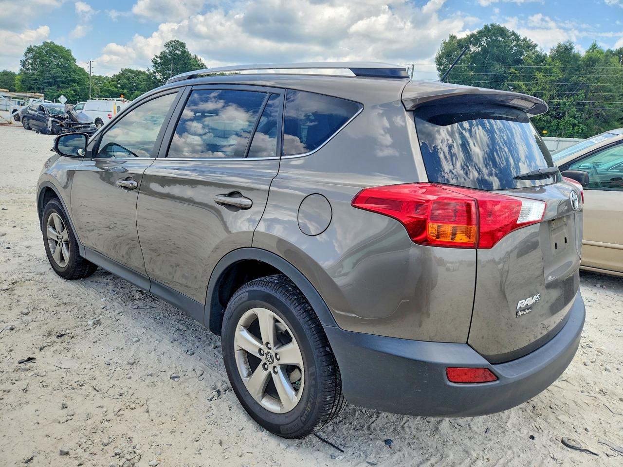 2015 Toyota Rav4 Xle Brown vin: JTMWFREV5FD073710