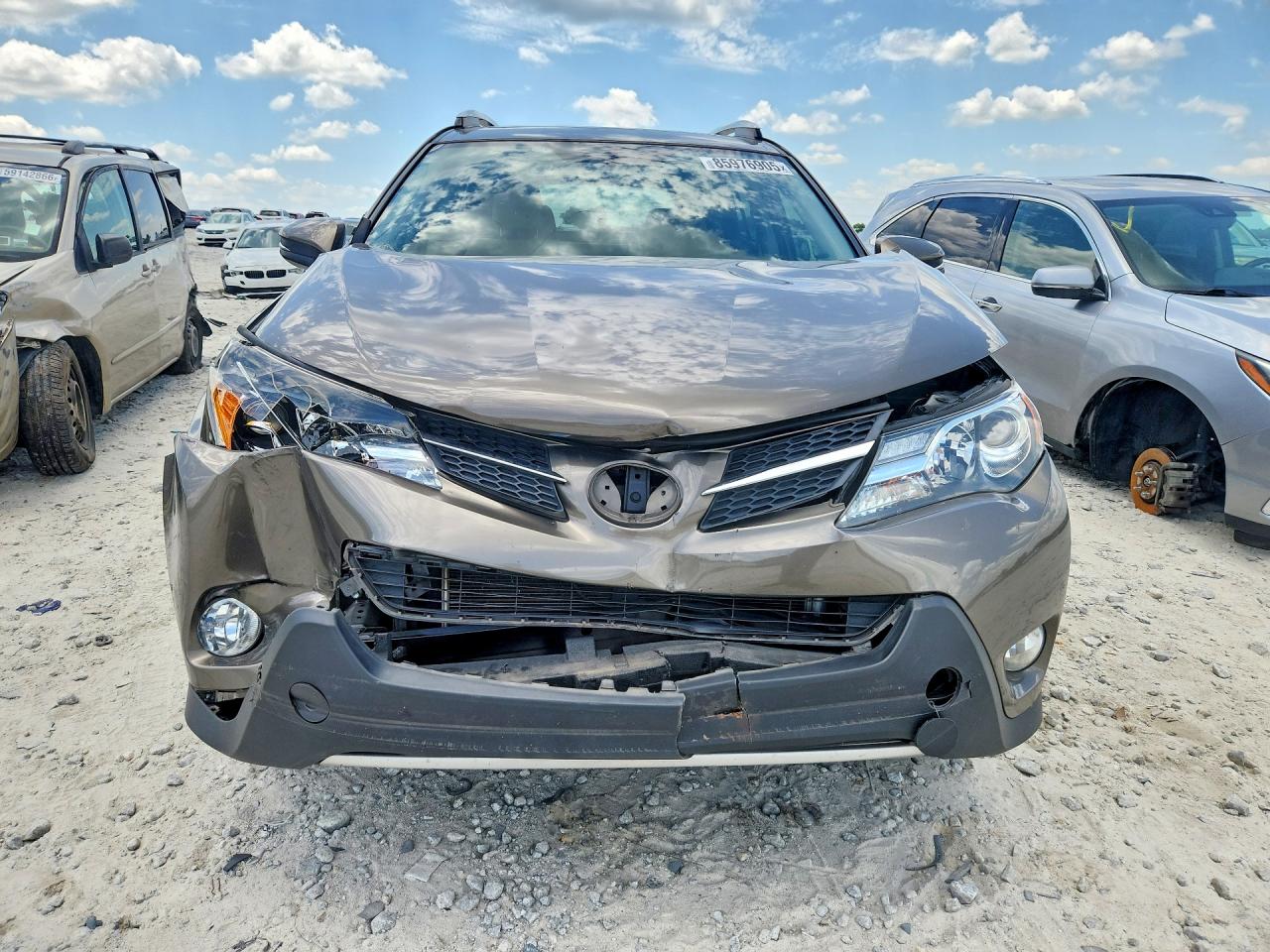 2015 Toyota Rav4 Xle Brown vin: JTMWFREV5FD073710