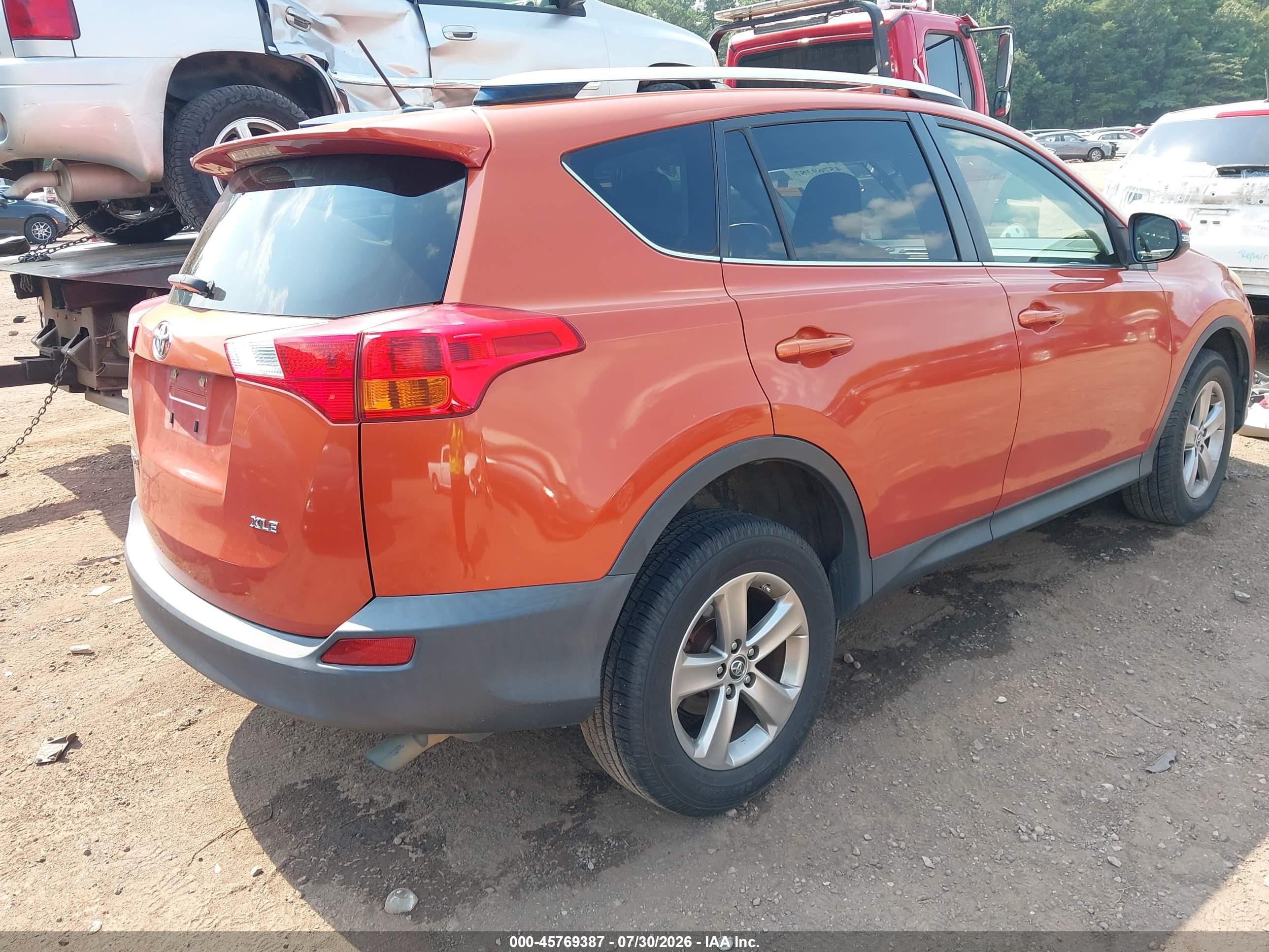 2015 Toyota Rav4 Xle Orange vin: JTMWFREV5FJ047285