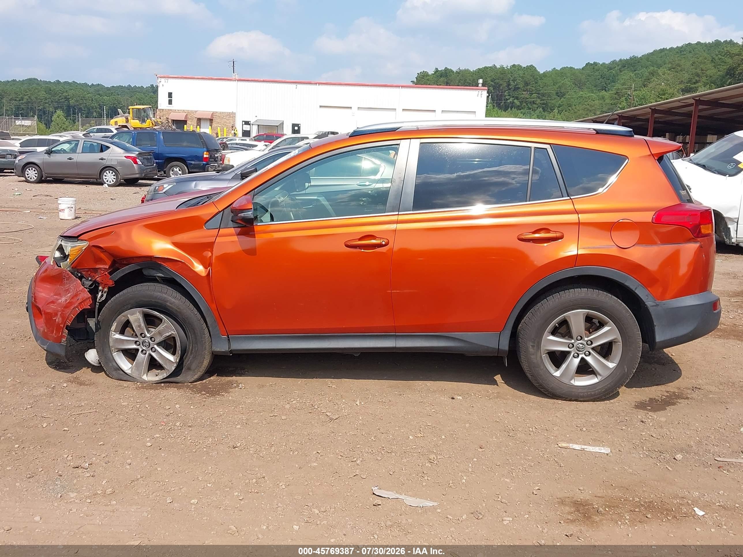 2015 Toyota Rav4 Xle Orange vin: JTMWFREV5FJ047285