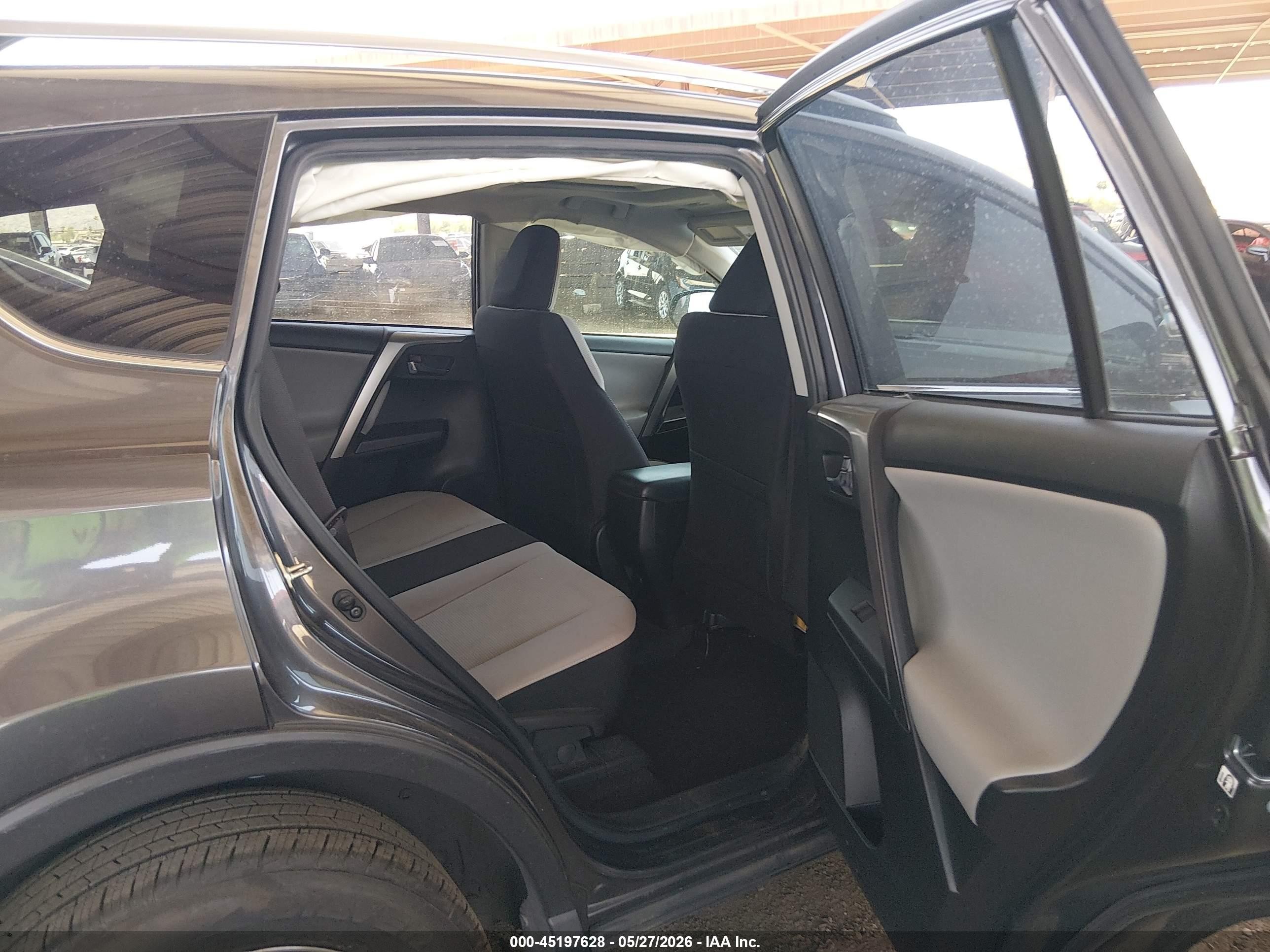 2018 Toyota Rav4 Xle Gray vin: JTMWFREV5JJ187071