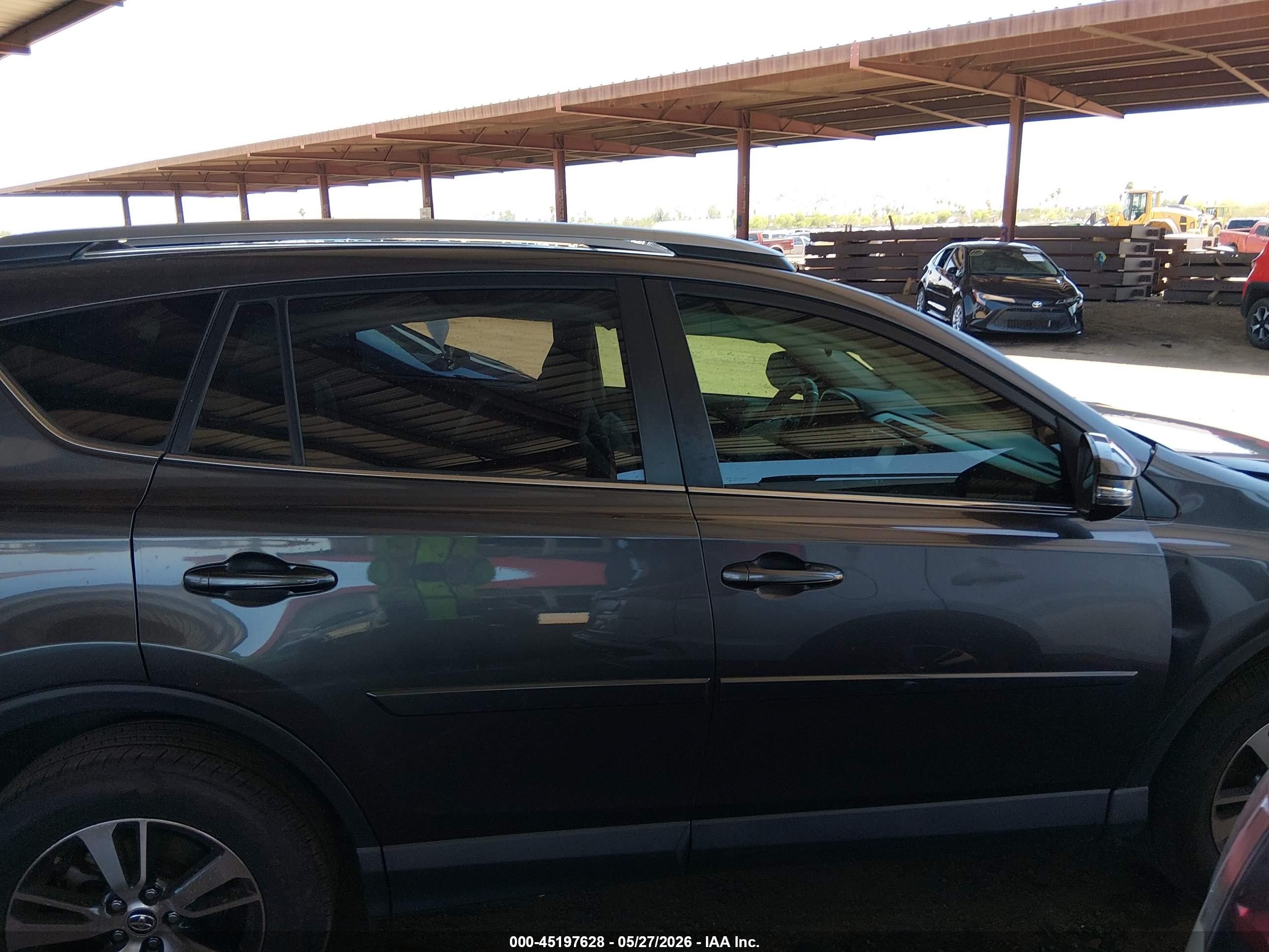 2018 Toyota Rav4 Xle Gray vin: JTMWFREV5JJ187071